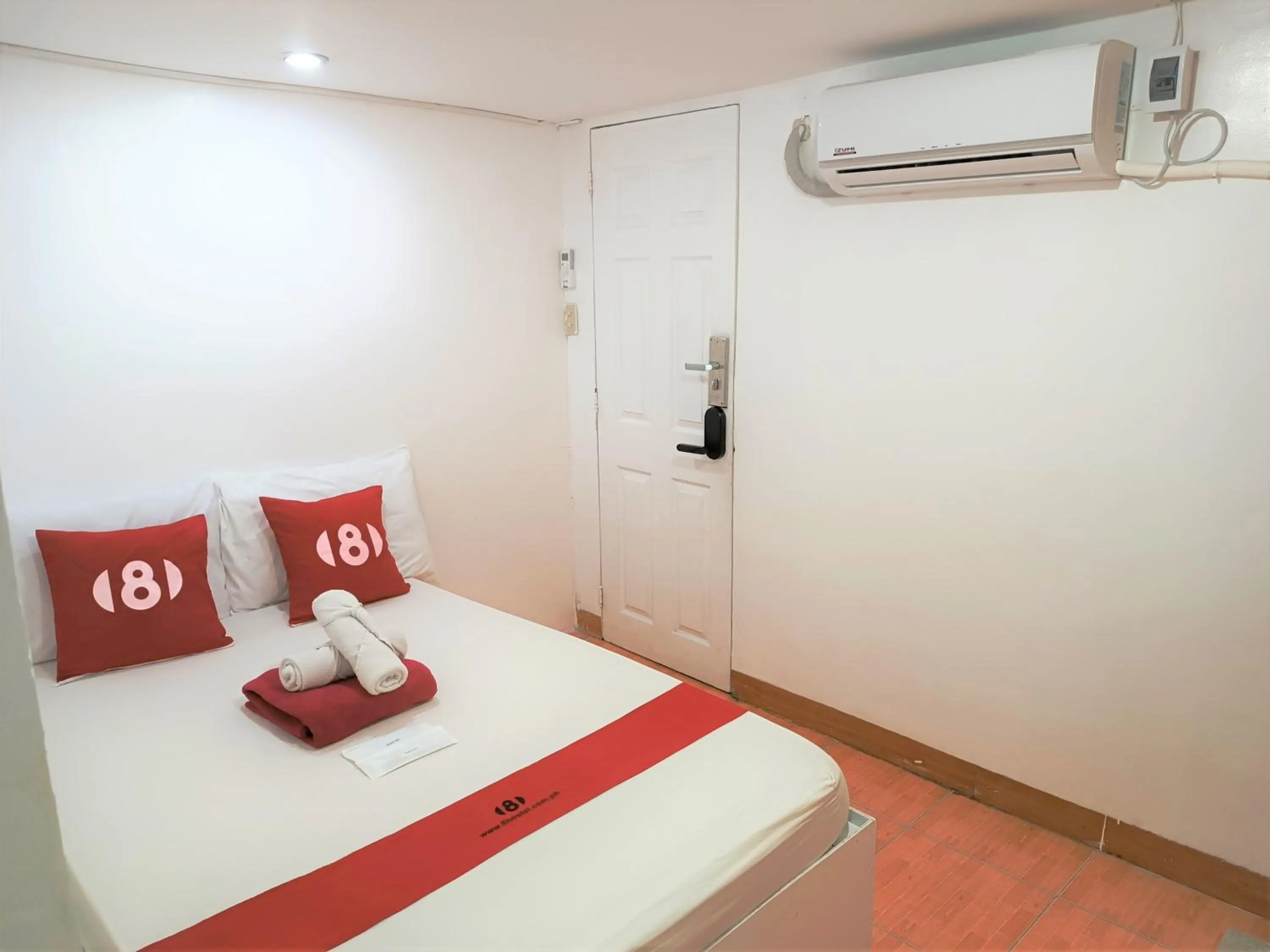 Shower, Bed in 8Hostel