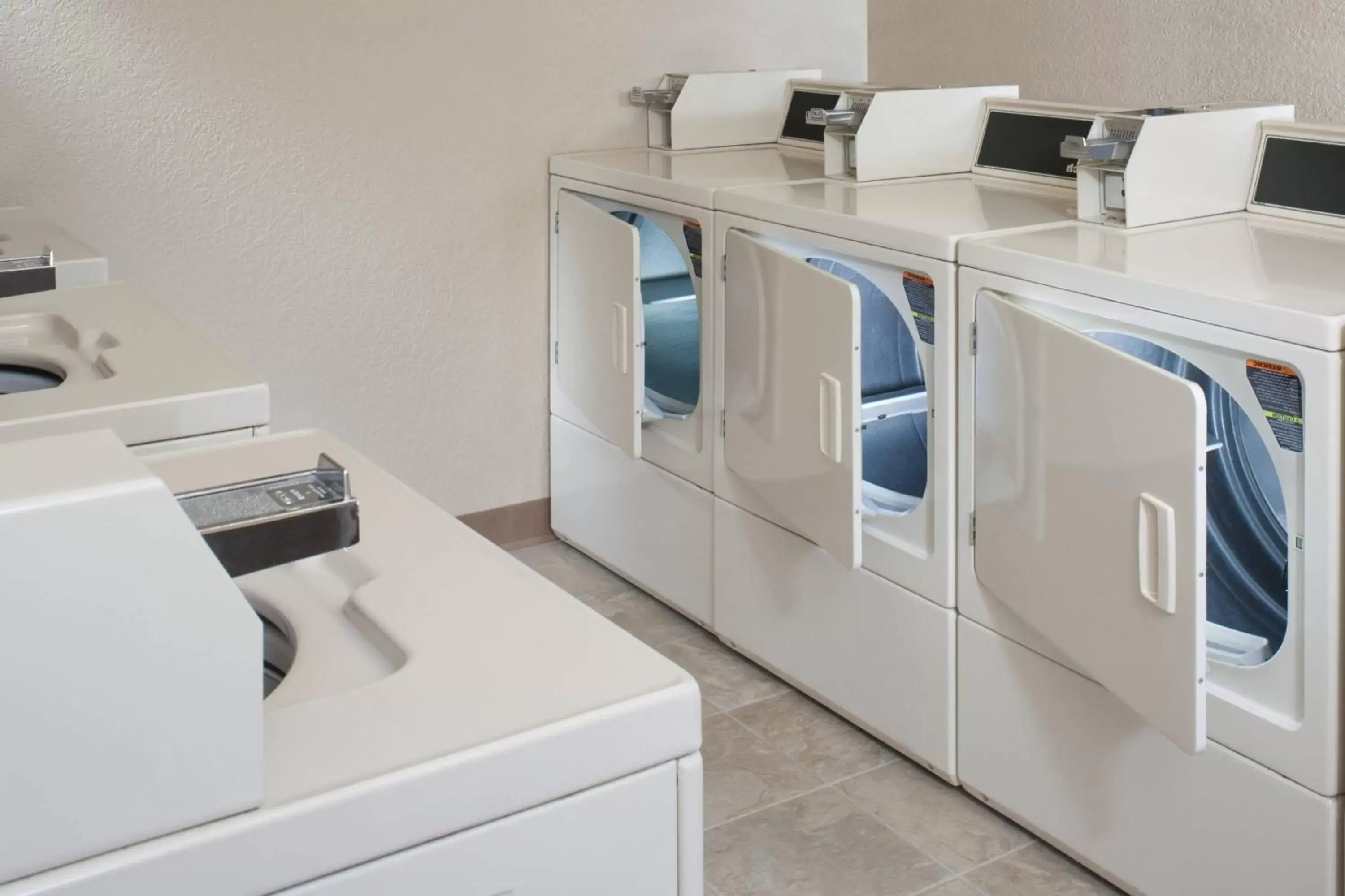 laundry, Kitchen/Kitchenette in TownePlace Suites by Marriott Findlay