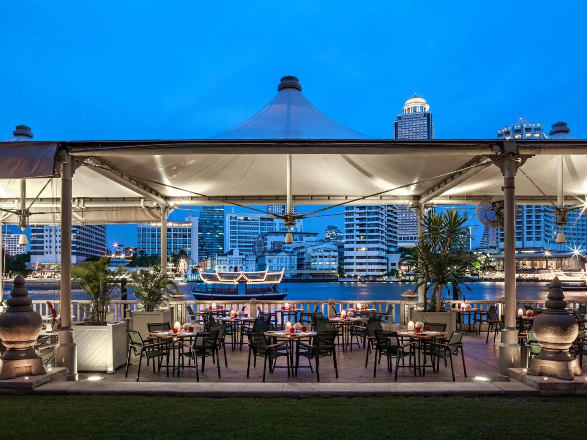 Restaurant/places to eat in The Peninsula Bangkok - SHA Extra Plus