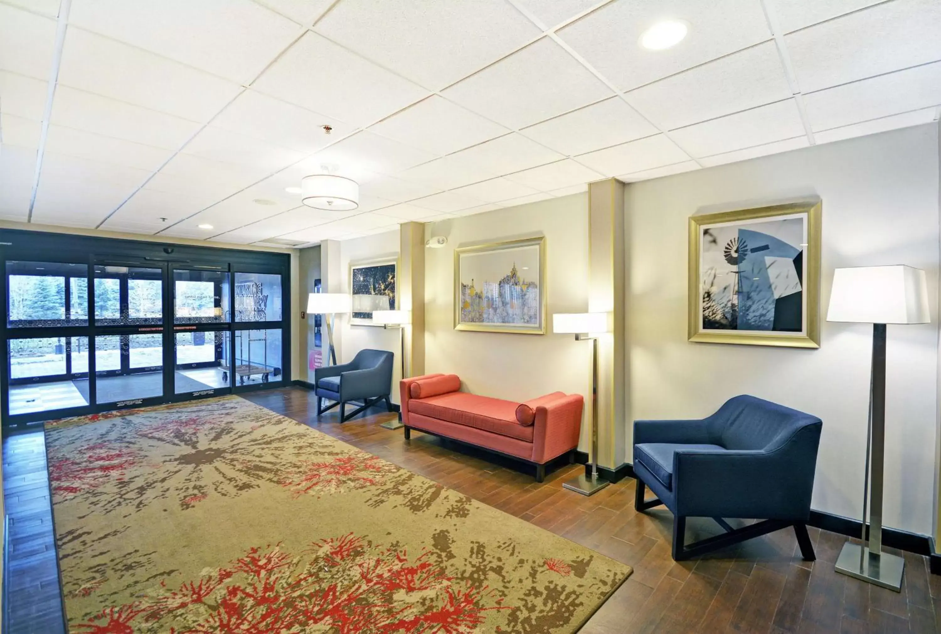 Lobby or reception, Seating Area in Hampton Inn Chicago-Naperville