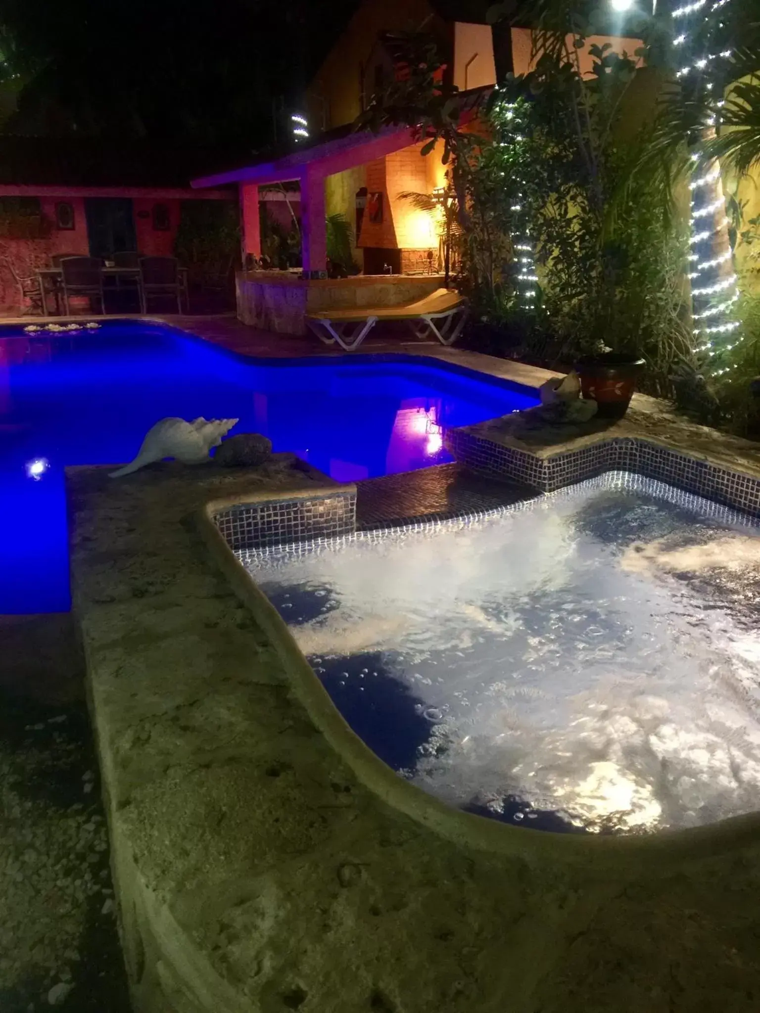 Hot Tub, Swimming Pool in Hacienda Boutique B&B and Spa Solo Adultos