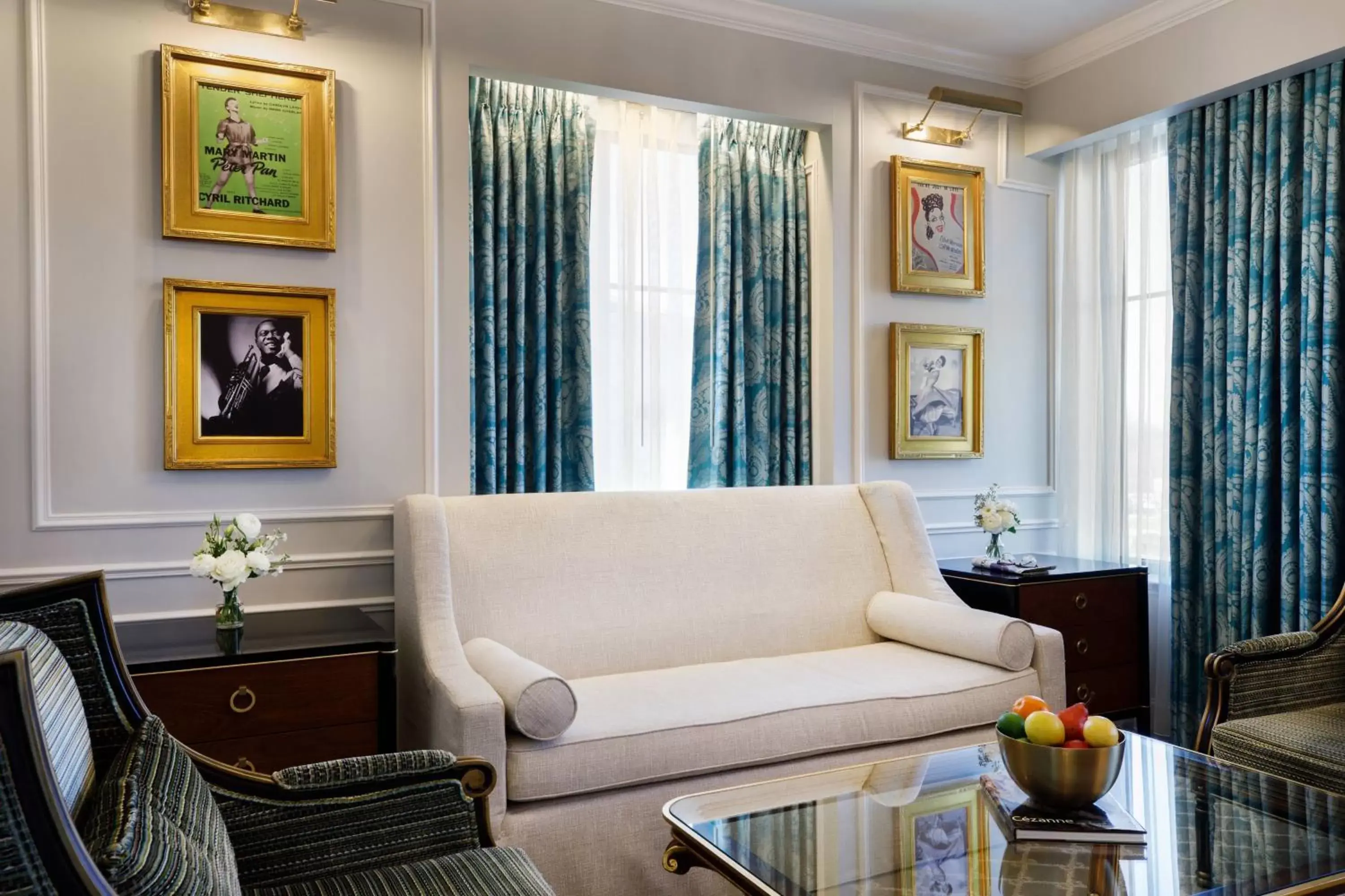 Living room, Seating Area in Hotel Carmichael, Autograph Collection