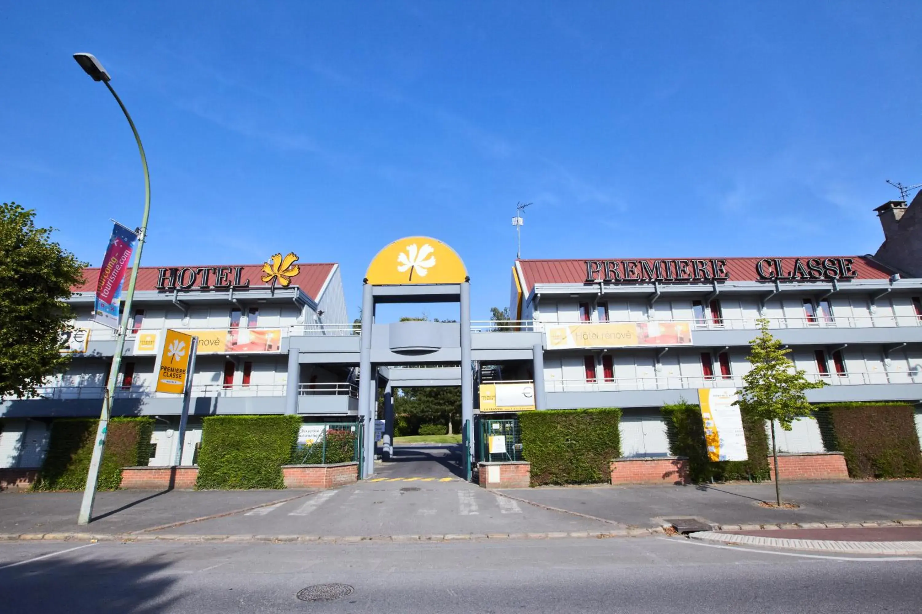 Facade/entrance, Property Building in Premiere Classe Lille Nord - Tourcoing