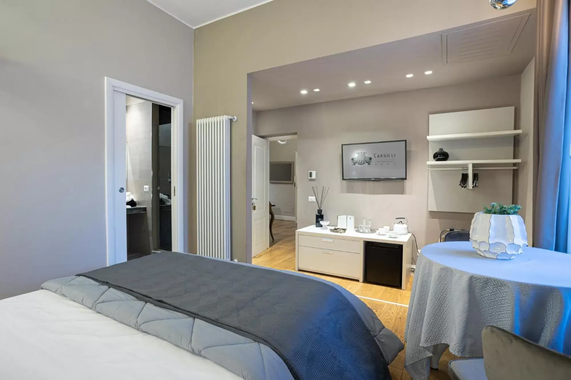 Bedroom in Cardilli Luxury Rooms