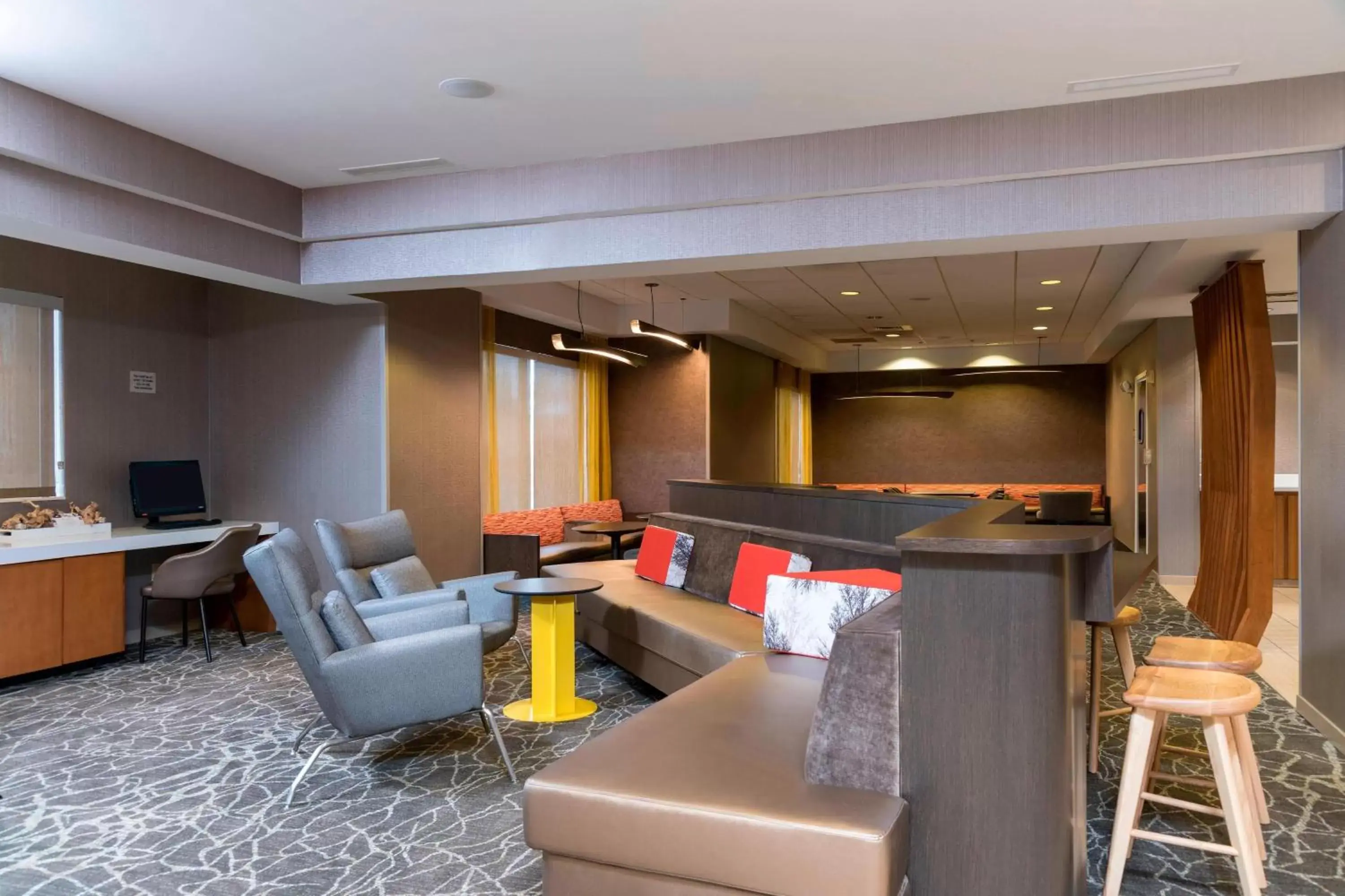 Lobby or reception, Lounge/Bar in SpringHill Suites Grand Rapids North