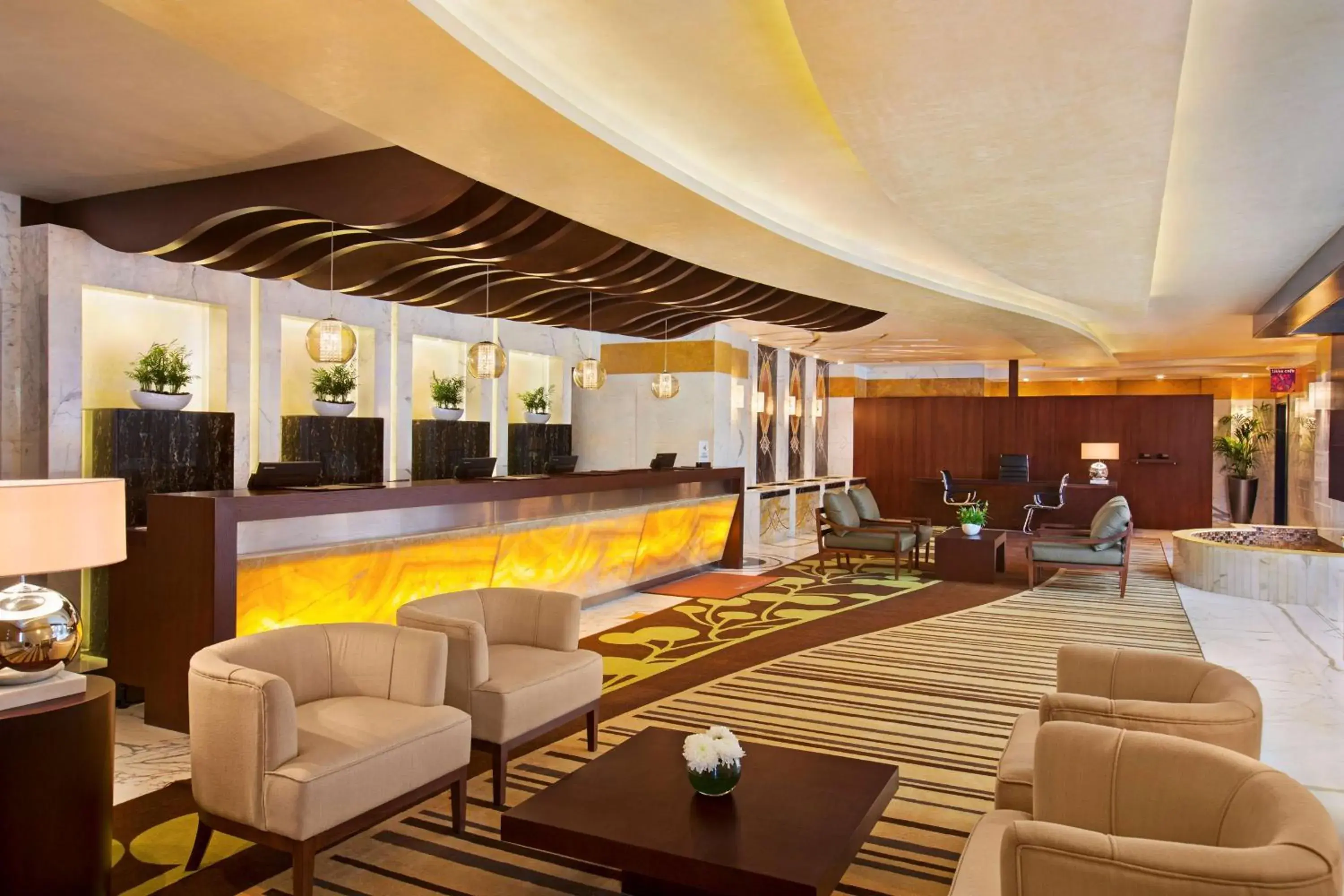 Lobby or reception, Lounge/Bar in DoubleTree by Hilton Hotel and Residences Dubai – Al Barsha