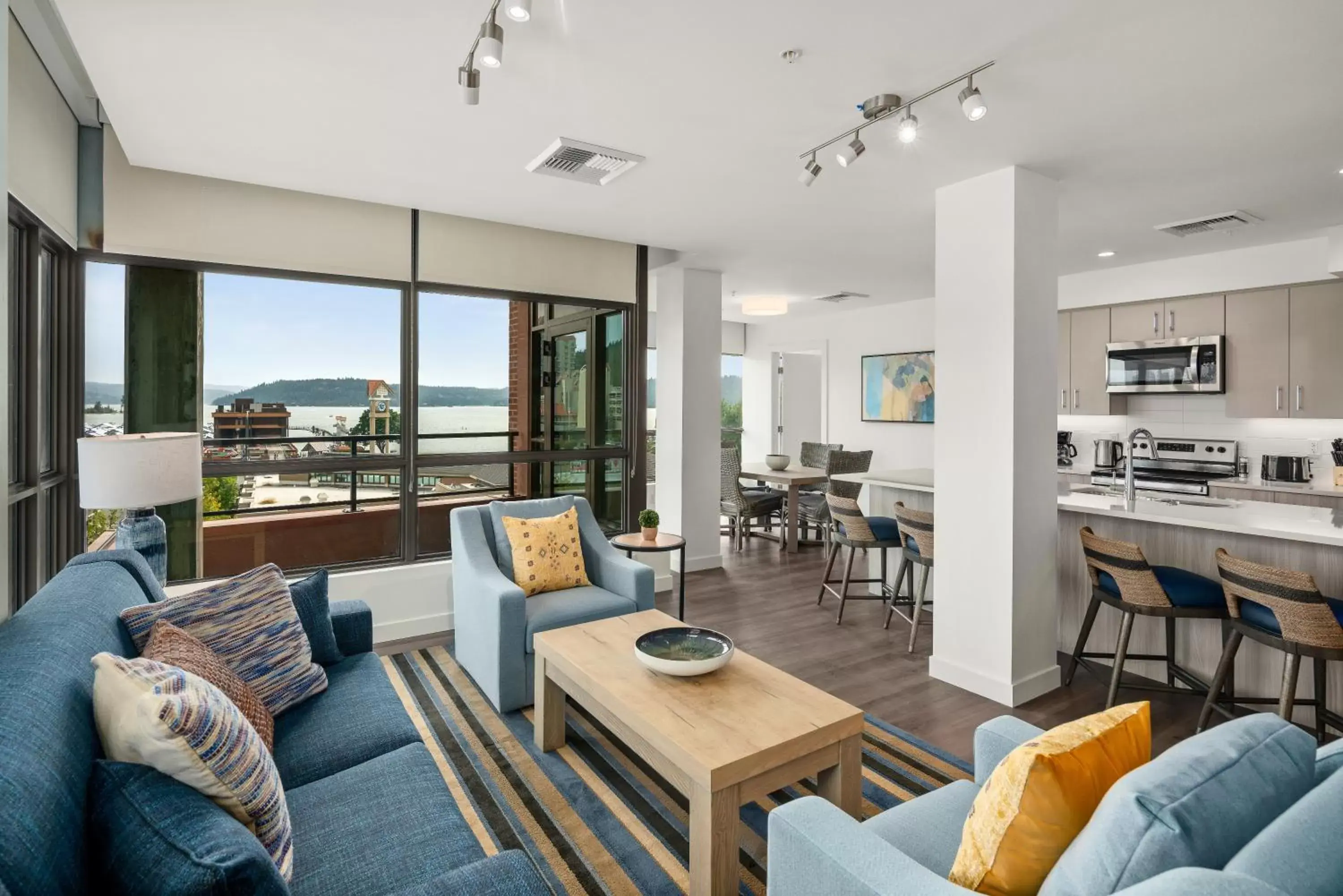 Living room, Seating Area in One Lakeside