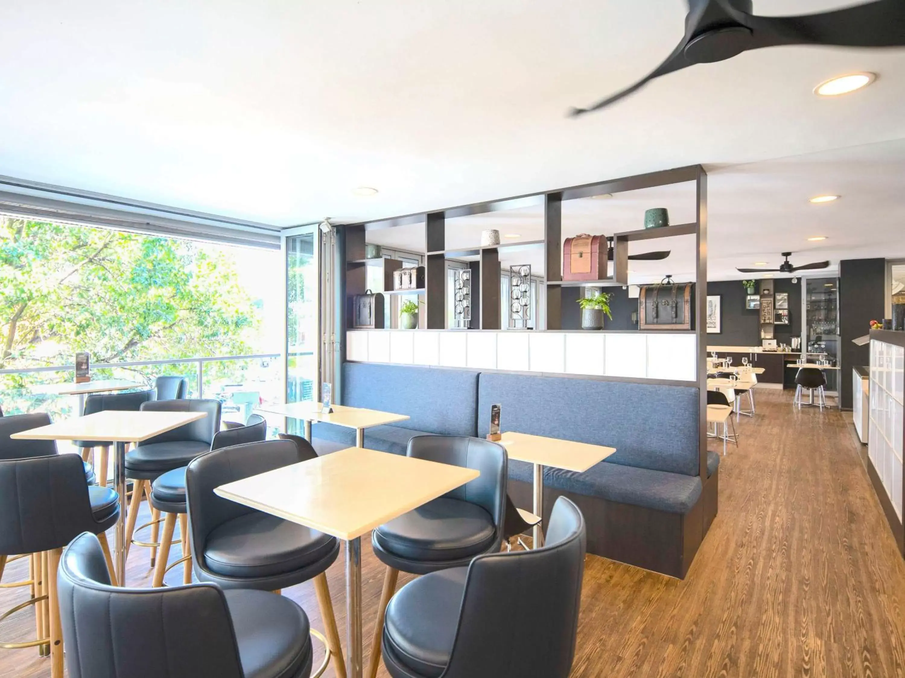 Property building, Restaurant/Places to Eat in Mercure Centro Port Macquarie