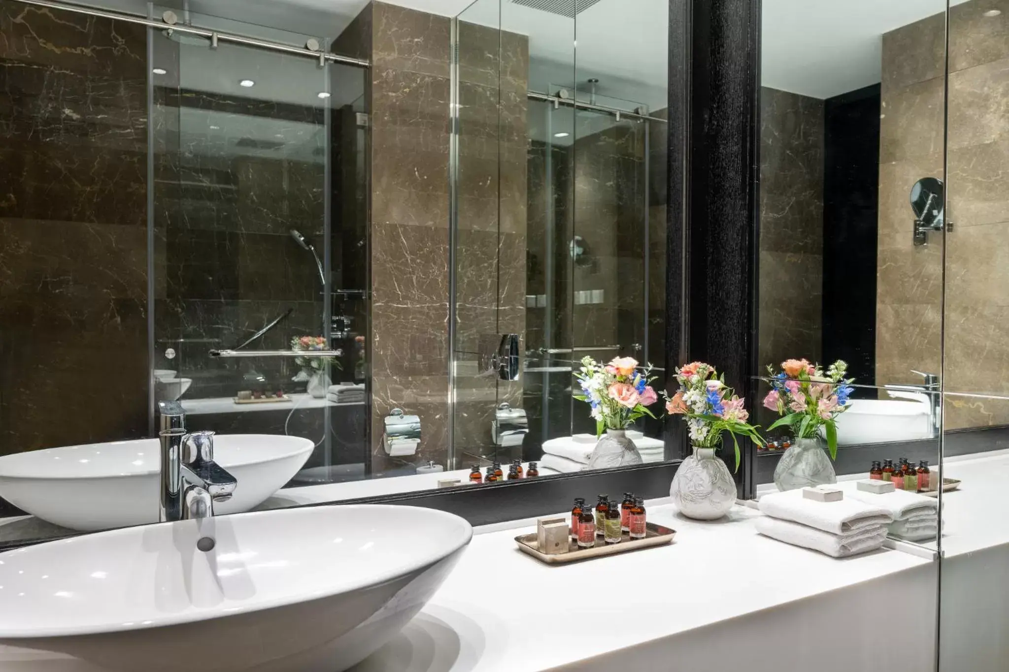 Shower, Bathroom in Hotel Indigo Tel Aviv - Diamond District, an IHG Hotel