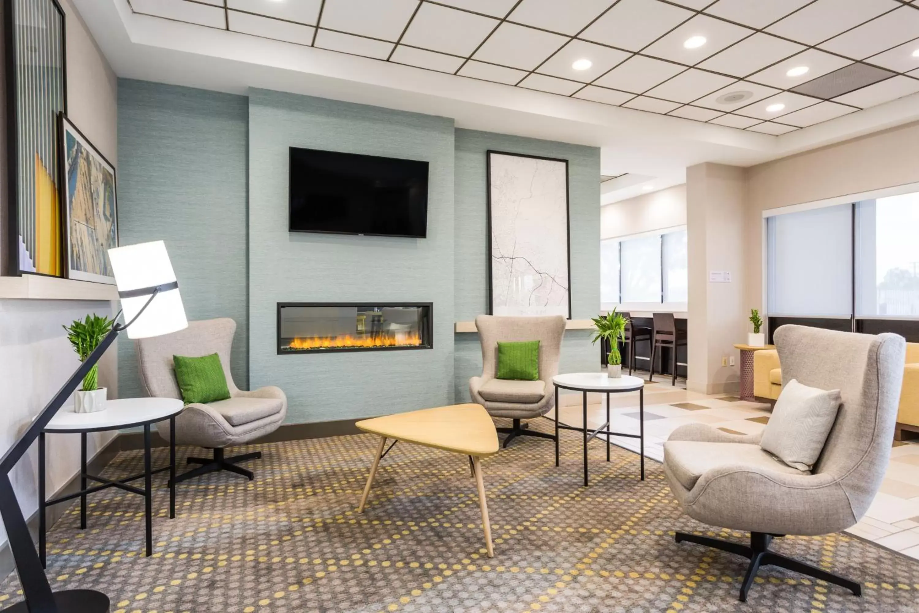 Property building, Seating Area in Holiday Inn Timonium, an IHG Hotel