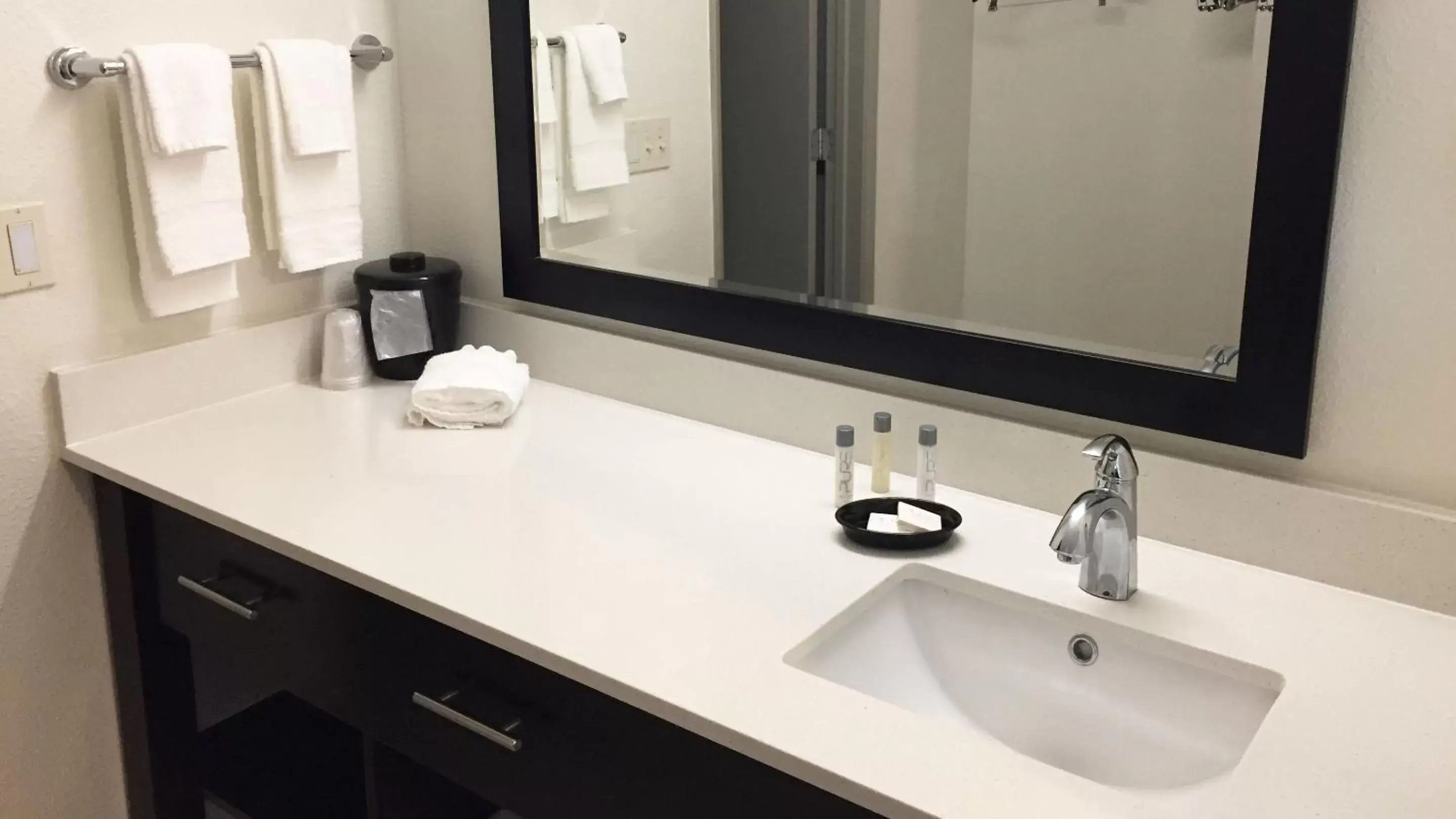 Bathroom in Comfort Inn & Suites Tigard near Washington Square