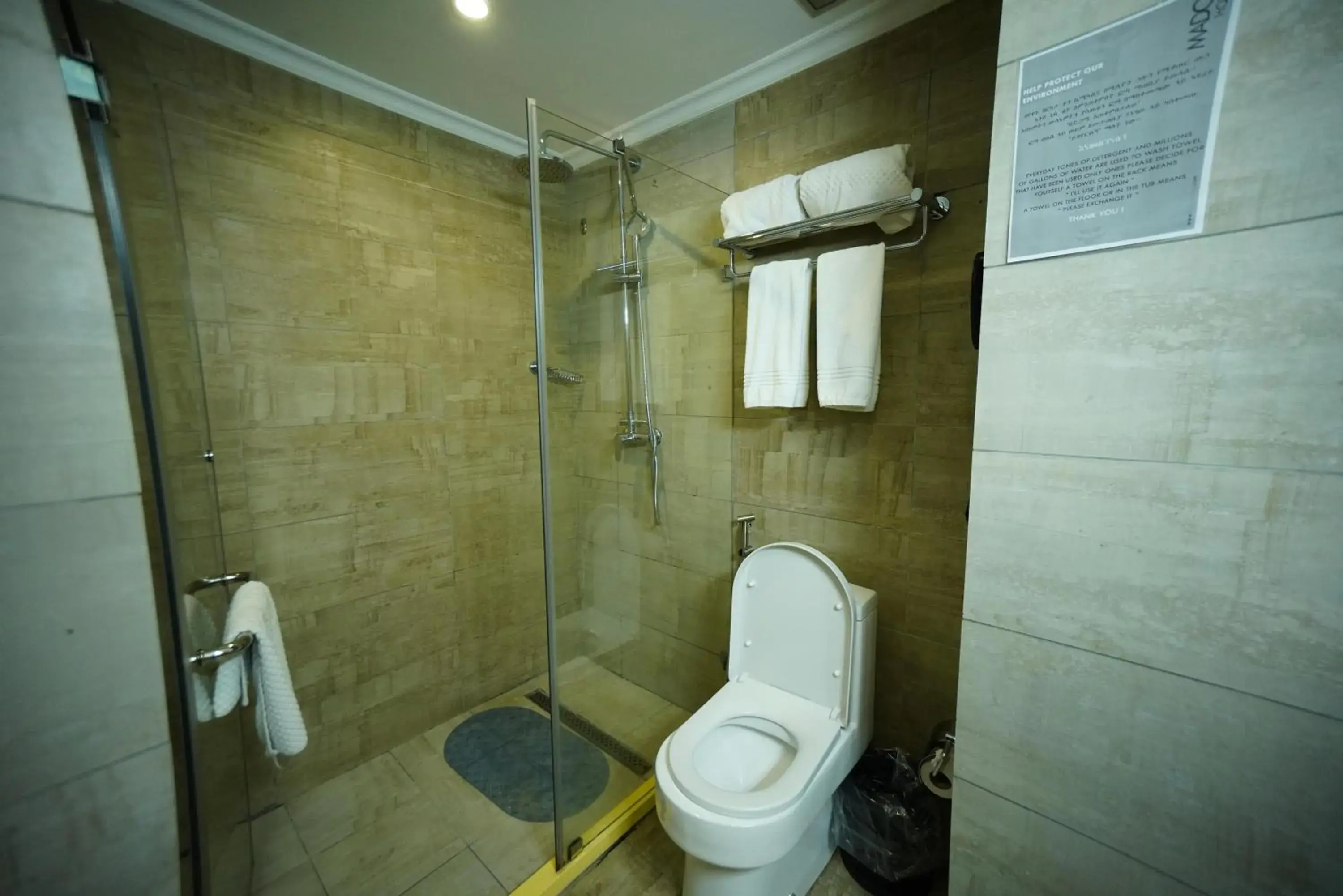 Shower, Bathroom in Mado Hotel