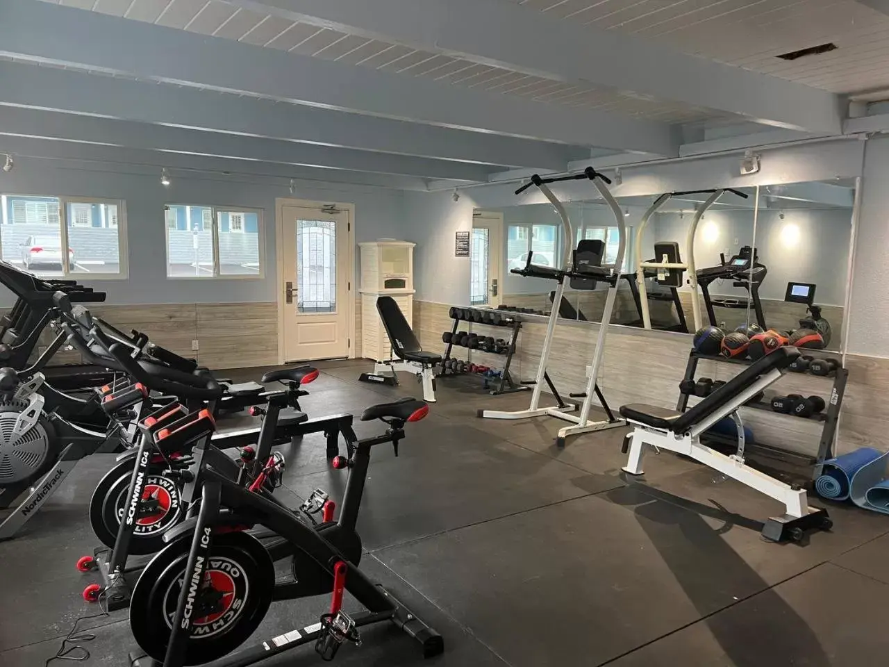 Fitness centre/facilities, Fitness Center/Facilities in Pacific Coast Roadhouse - SureStay Collection by Best Western