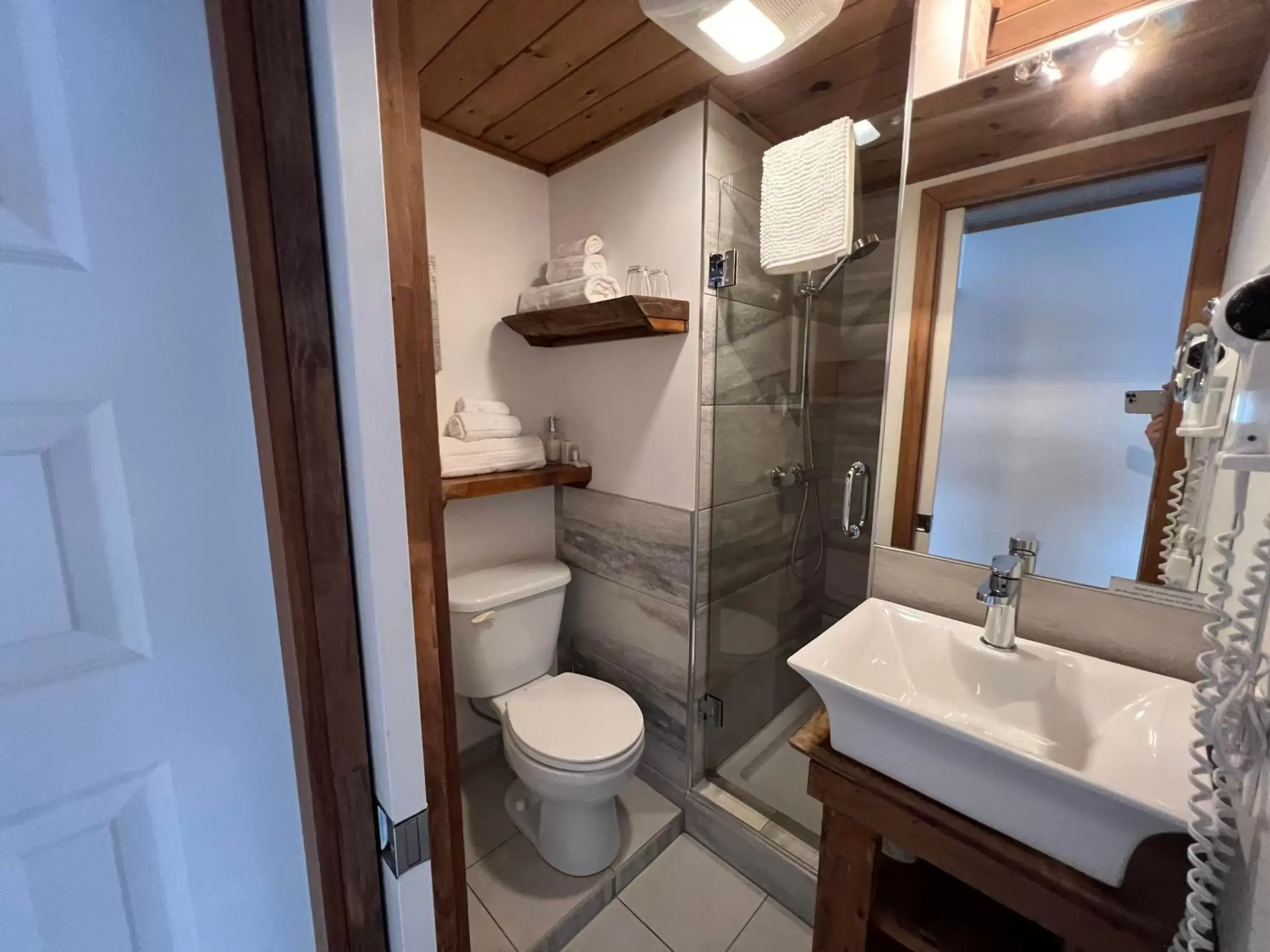 Bathroom in Gîte du Haut des Arbres