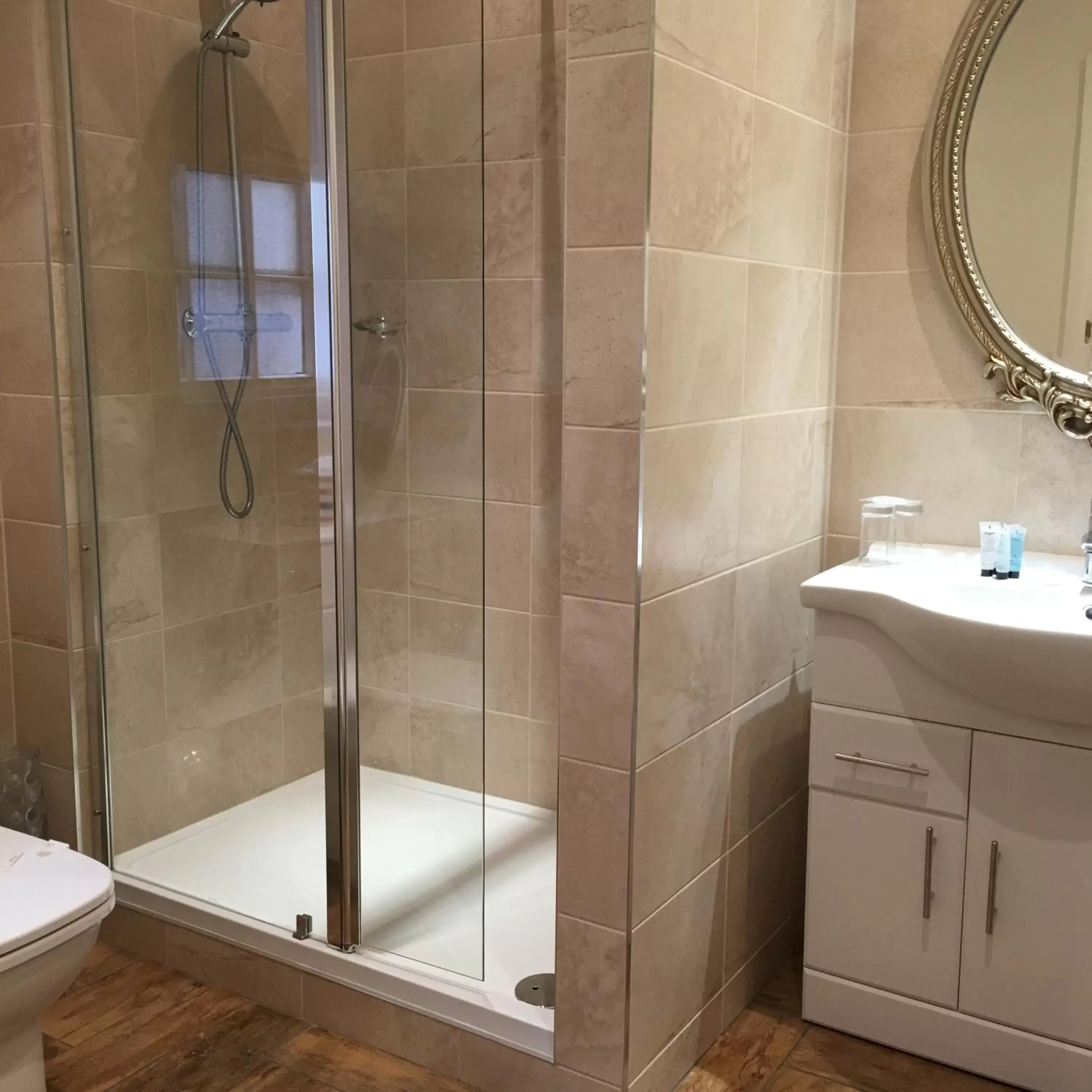 Three-Bedroom Suite in The Eagles Hotel Three-Bedroom Suite in The Eagles Hotel