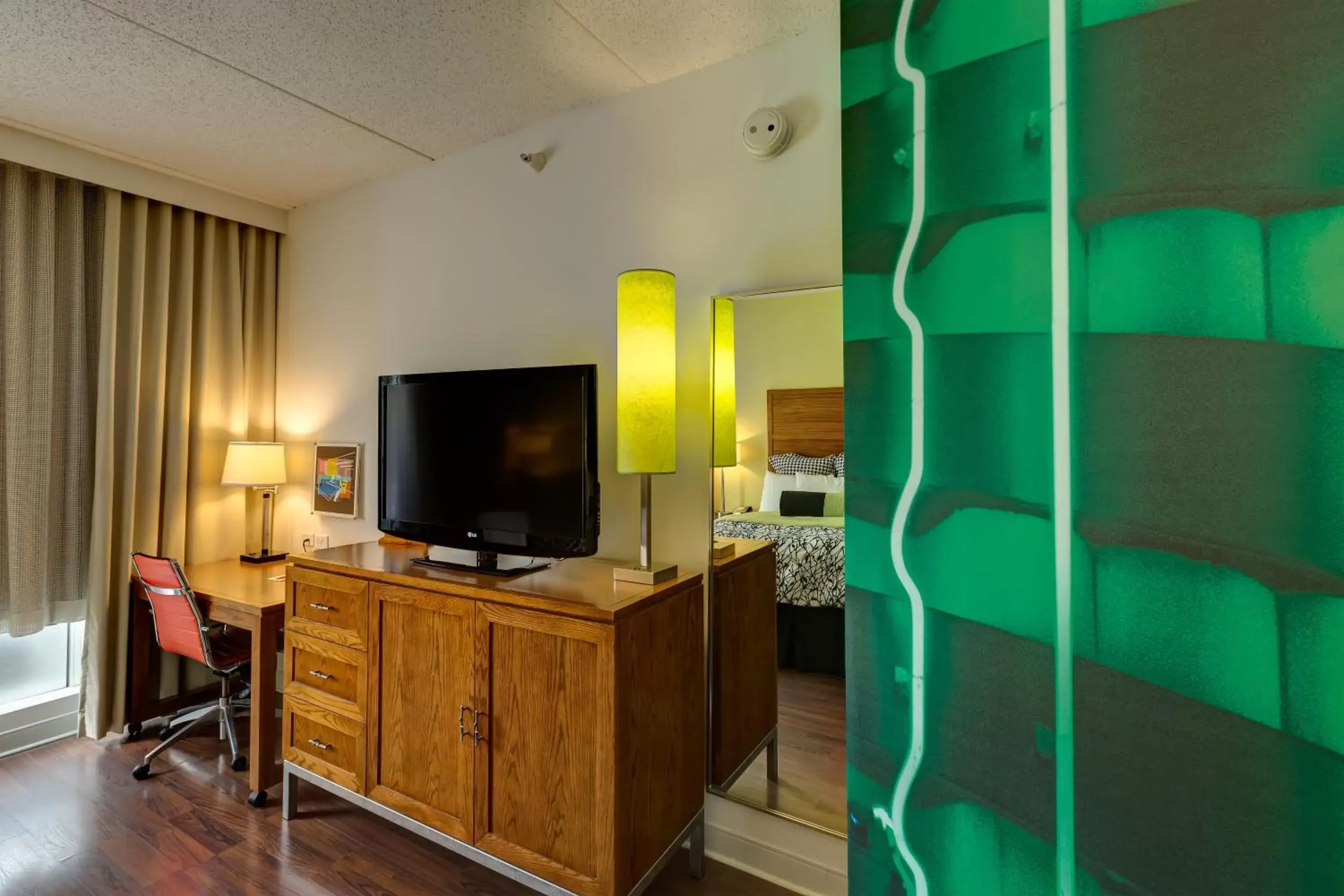 Photo of the whole room, TV/Entertainment Center in Hotel Indigo Columbus Architectural Center, an IHG Hotel