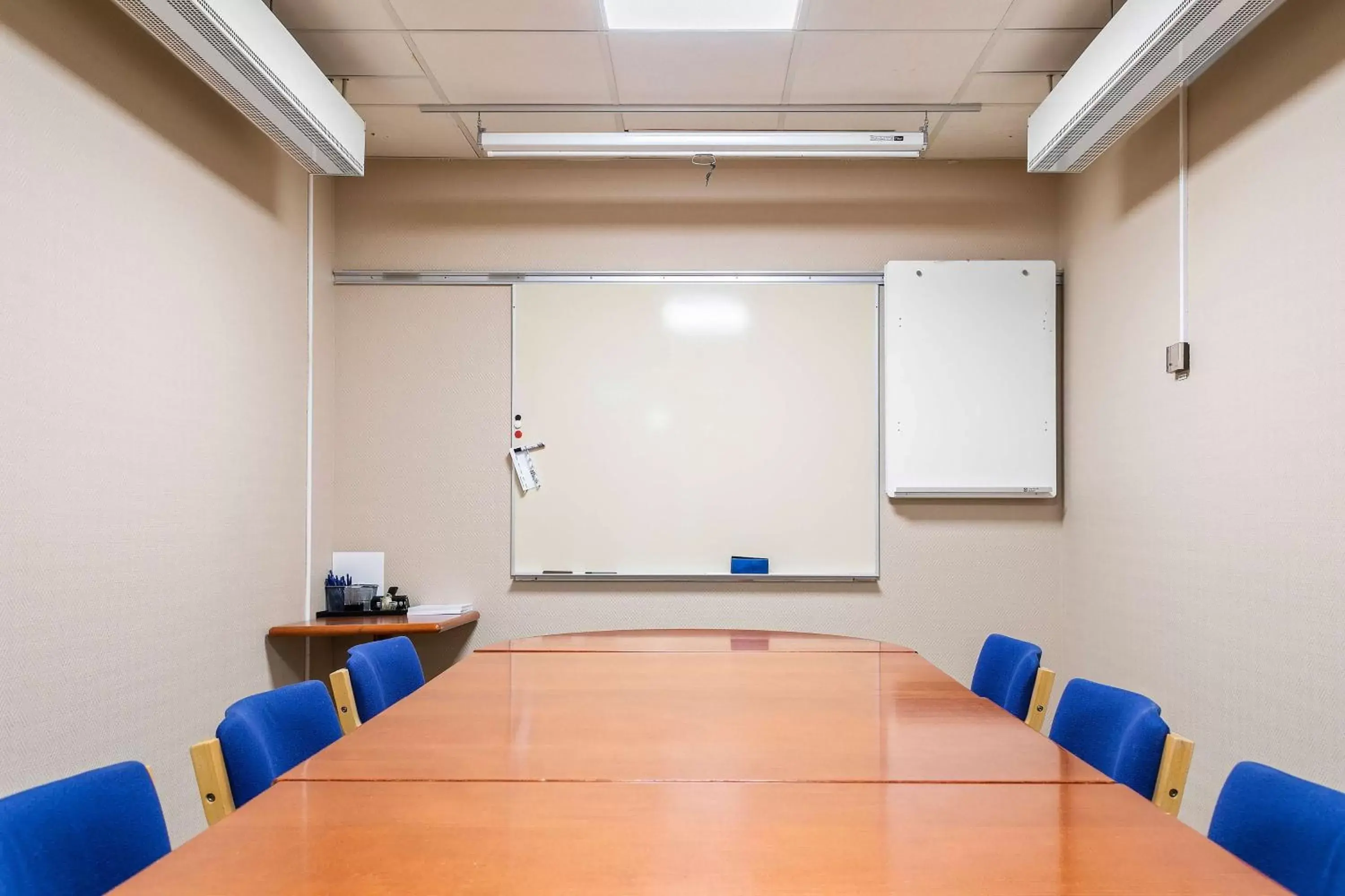 Meeting/conference room in Best Western Ta Inn Hotel