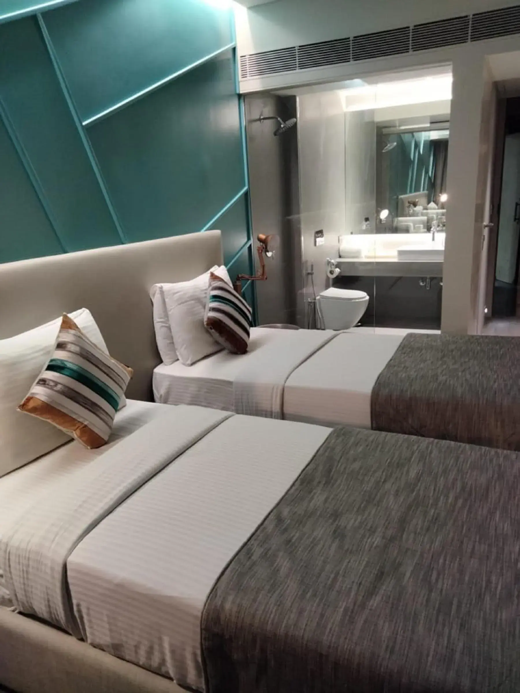 Bedroom, Bed in Yogi Metropolitan Bedroom, Bed in Yogi Metropolitan