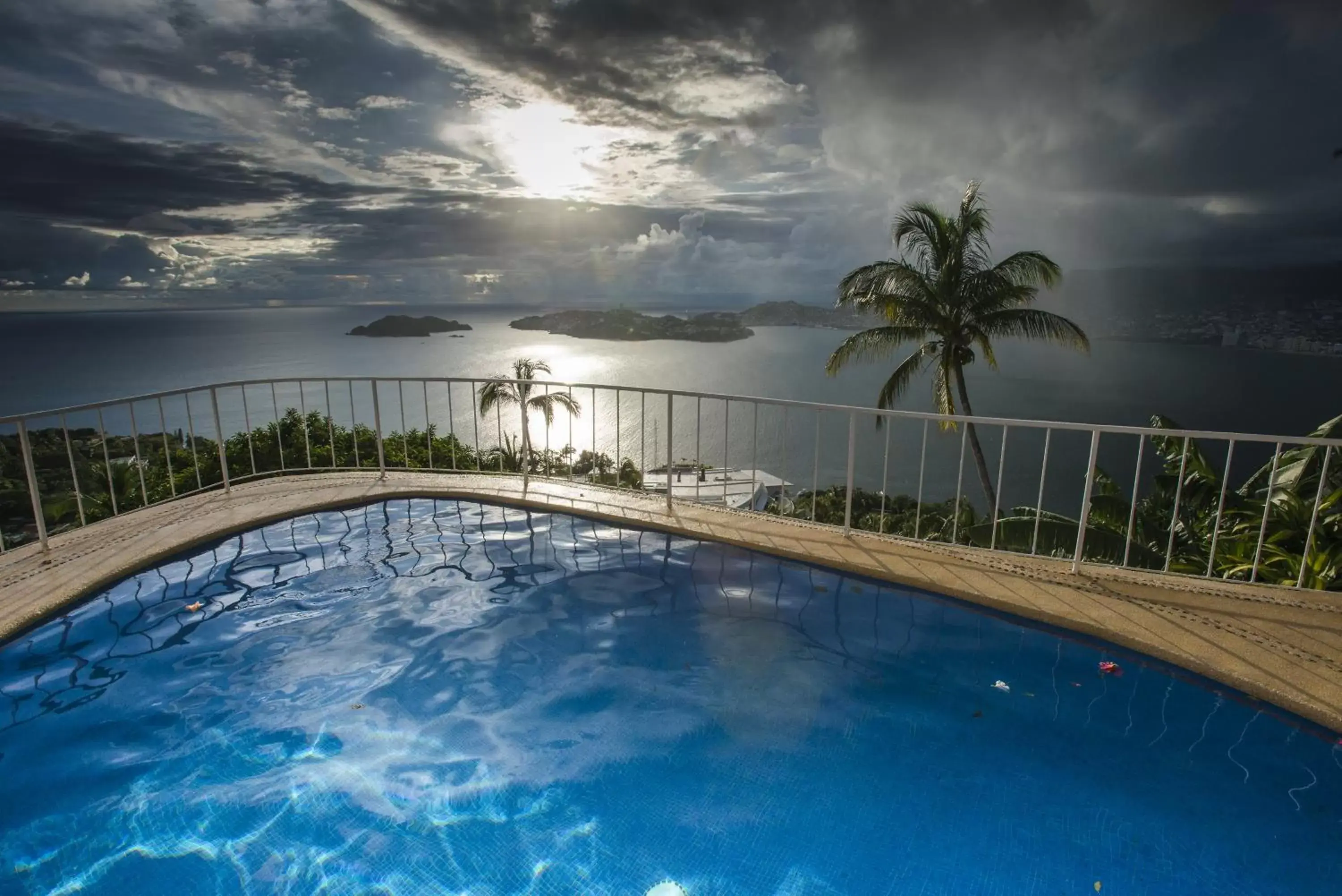 Balcony/Terrace, Swimming Pool in Las Brisas Acapulco