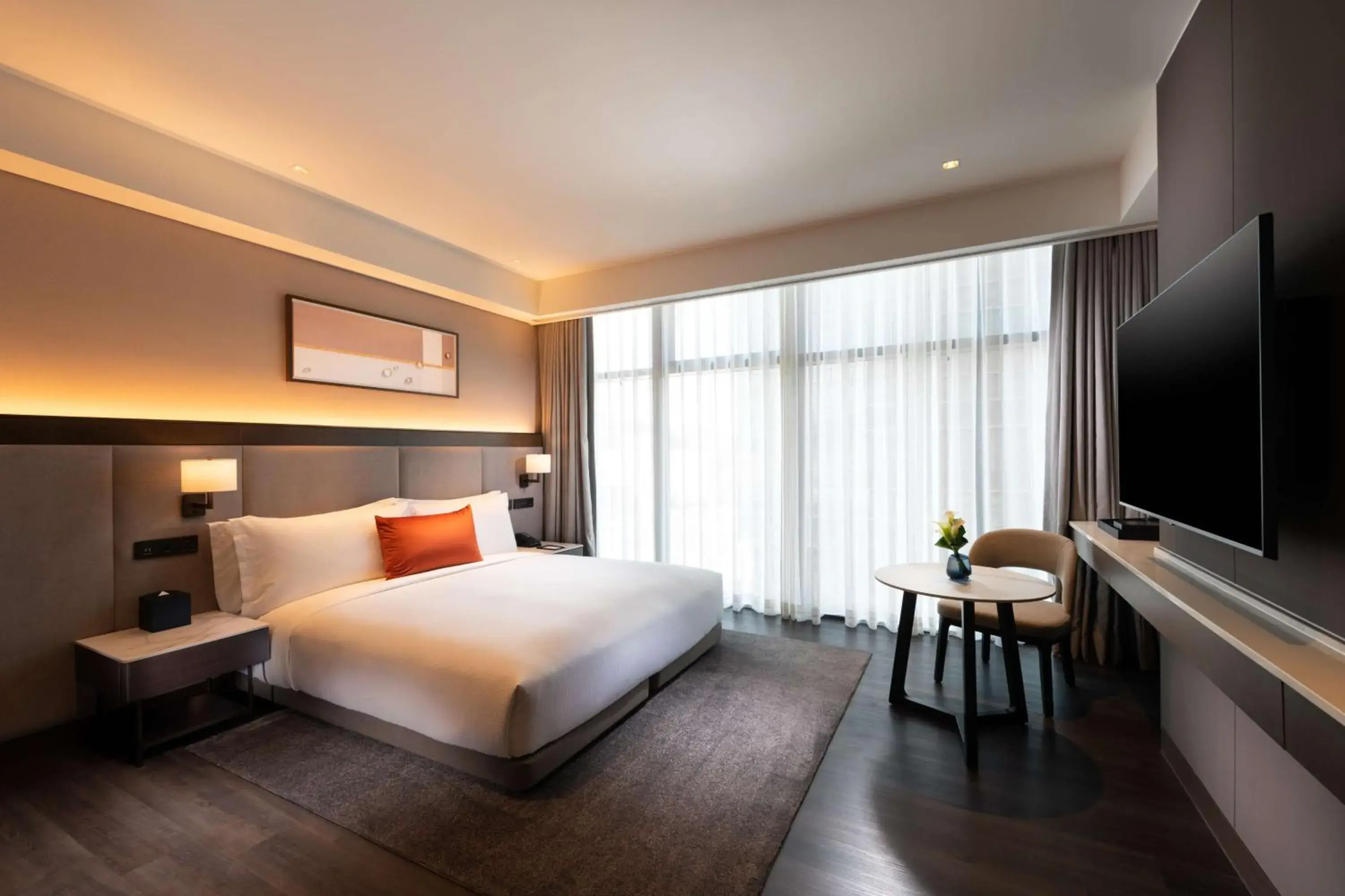 Bed in DoubleTree By Hilton Seoul Pangyo Residences