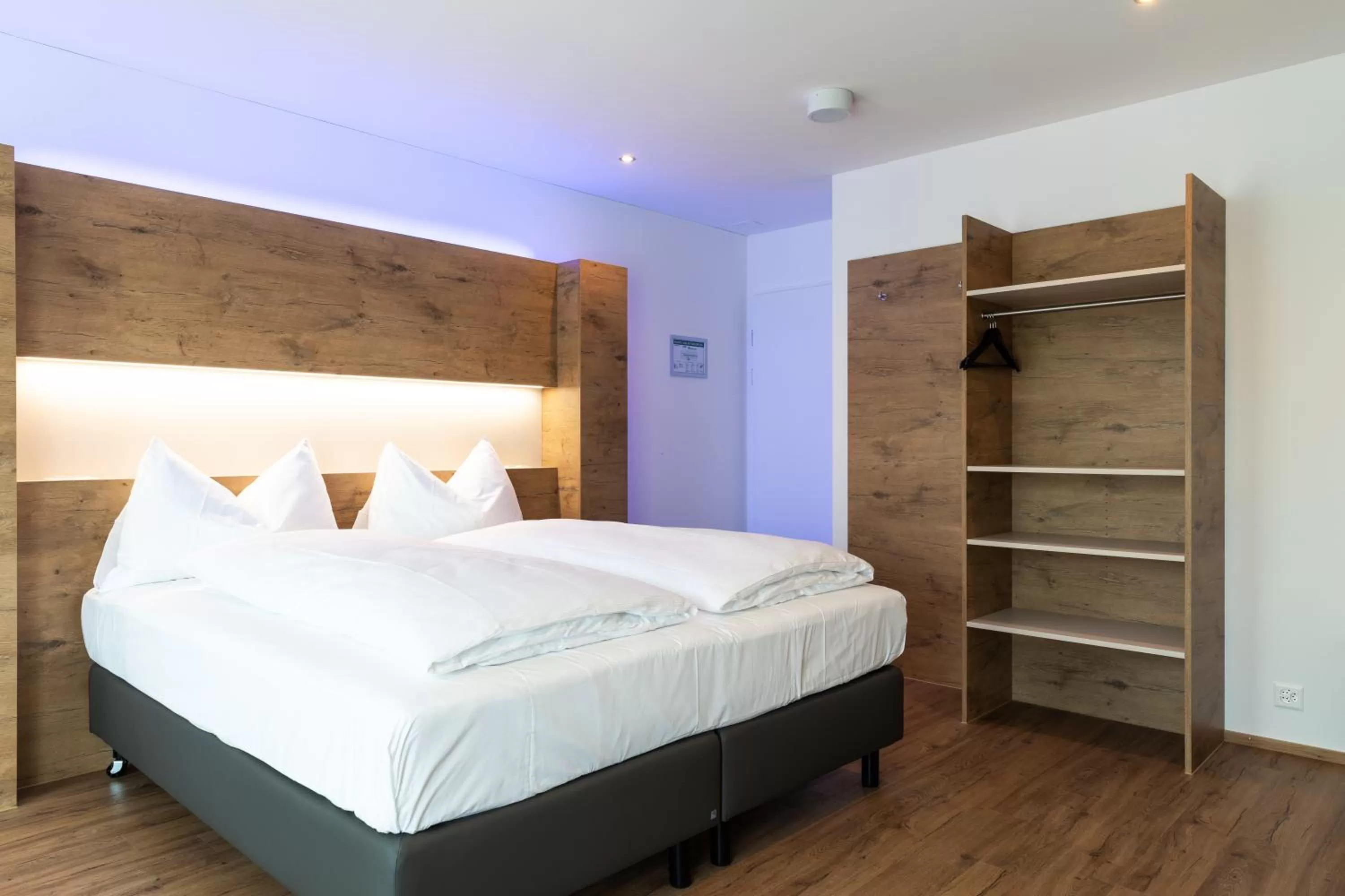 Bed in TRIP INN JET HOTEL Zürich Airport