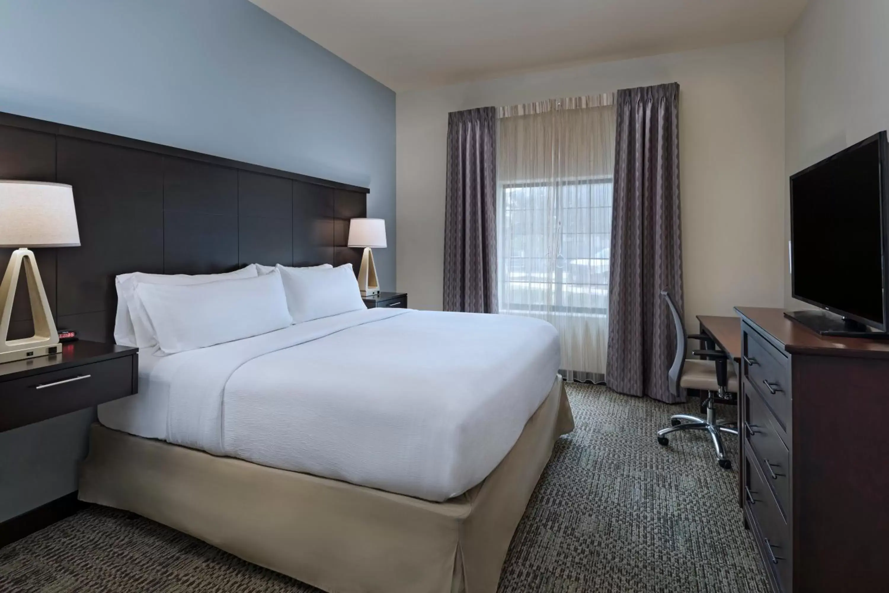 Photo of the whole room, Bed in Staybridge Suites Austin Northwest, an IHG Hotel