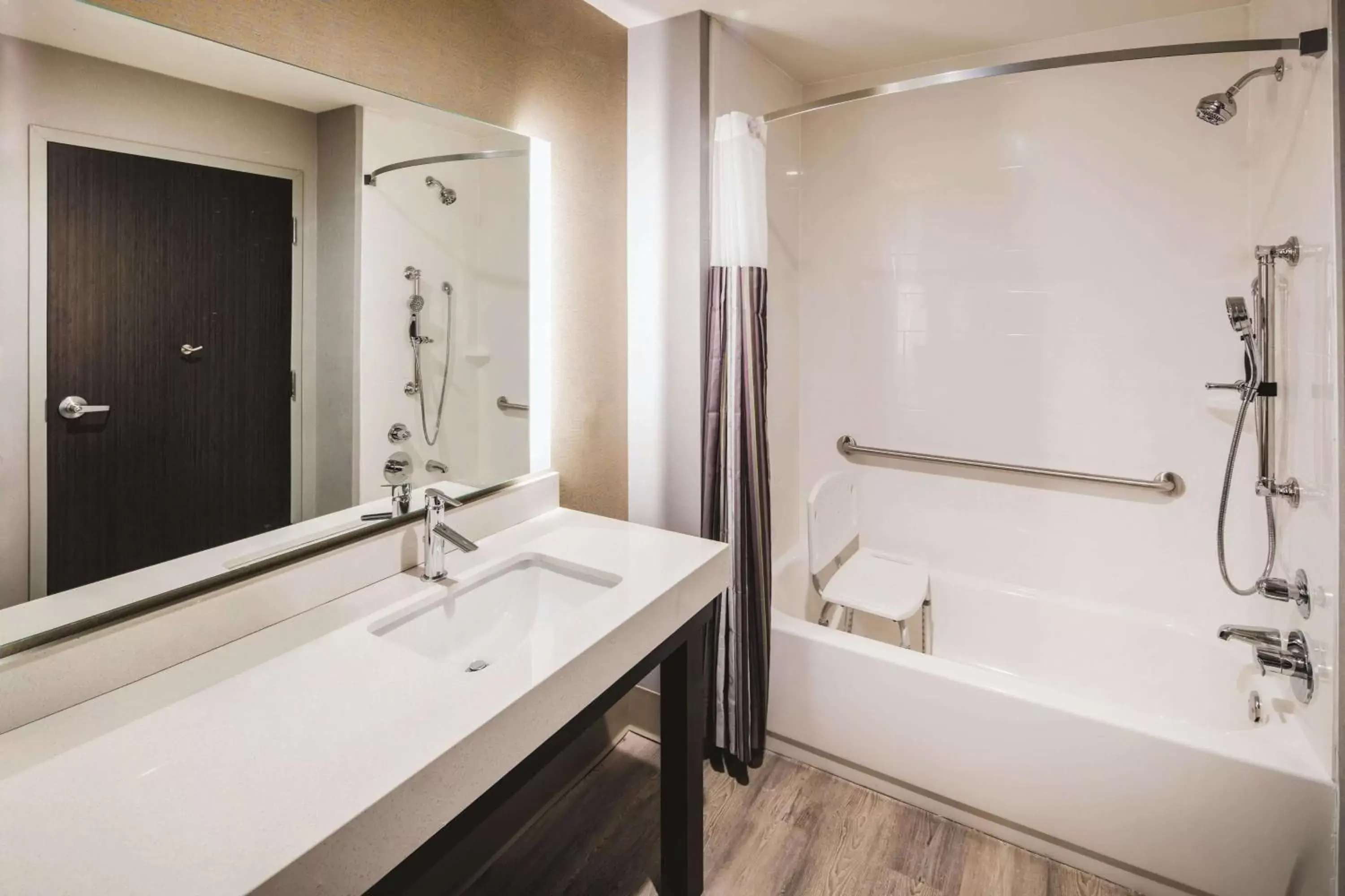 Photo of the whole room, Bathroom in La Quinta by Wyndham McDonough