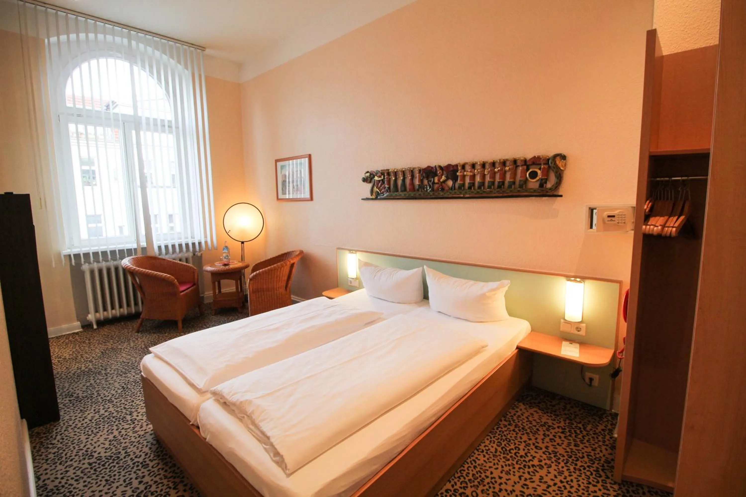 Bedroom, Bed in Hotel Sachsenhof