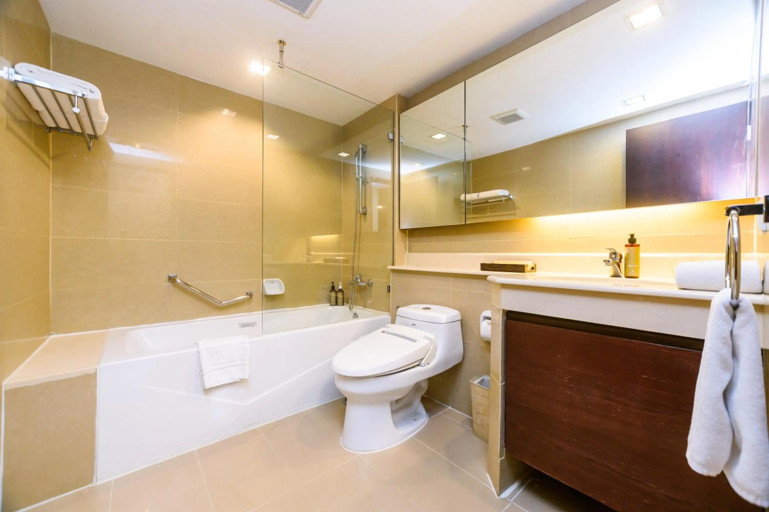 Shower in Lohas Residences Sukhumvit 2