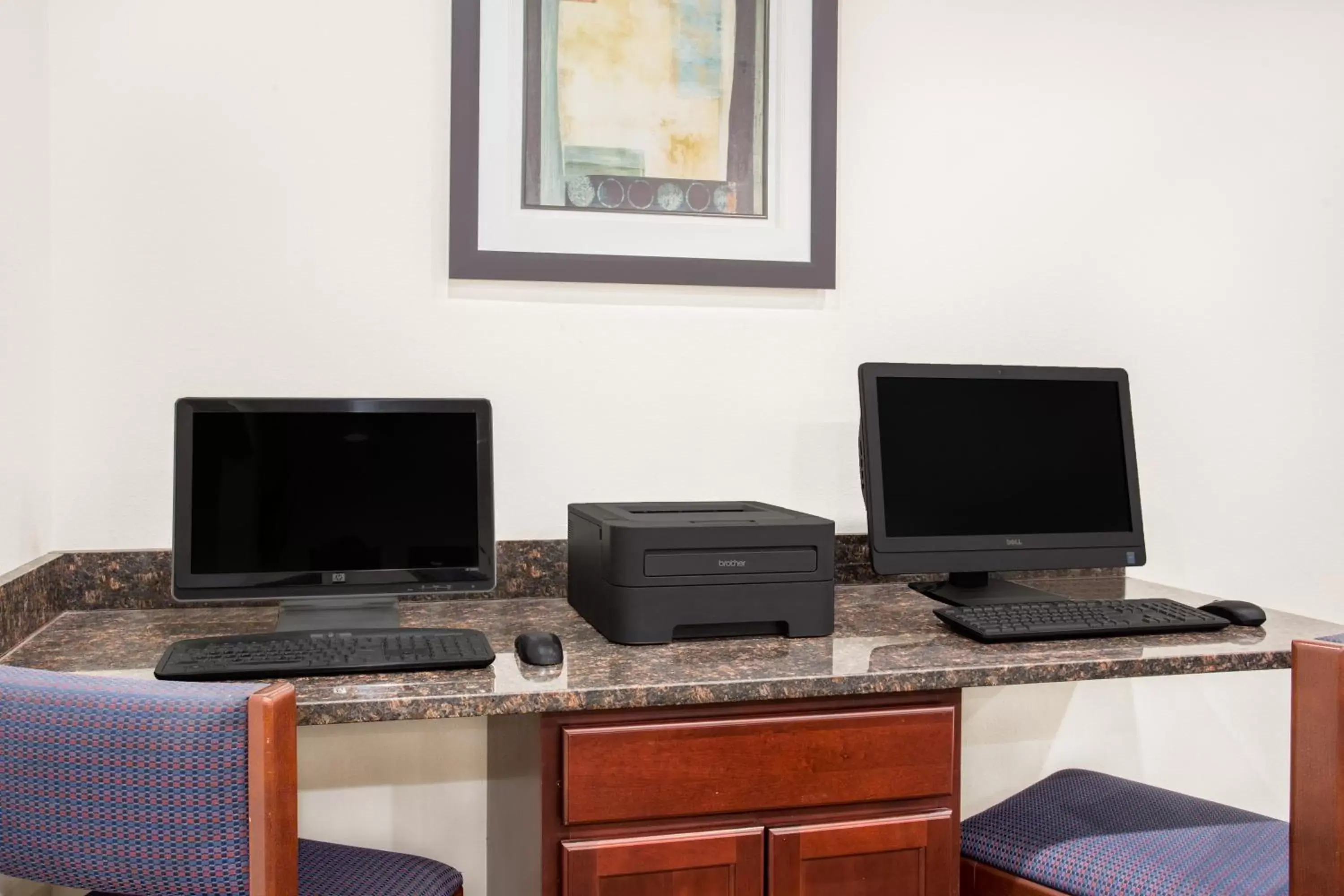 Business facilities, Business Area/Conference Room in Super 8 by Wyndham Cedar Falls