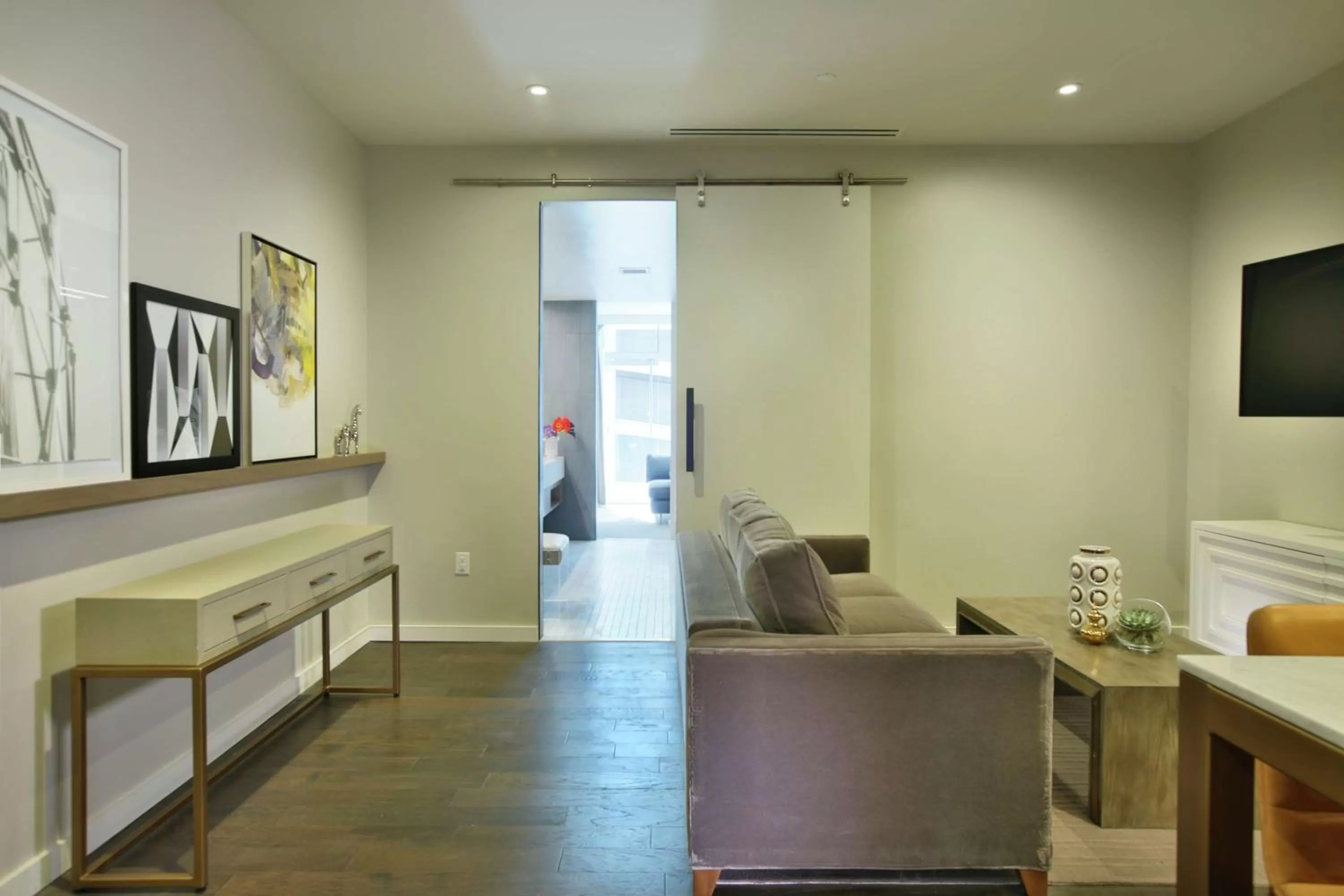 Living room in The Statler Dallas, Curio Collection By Hilton