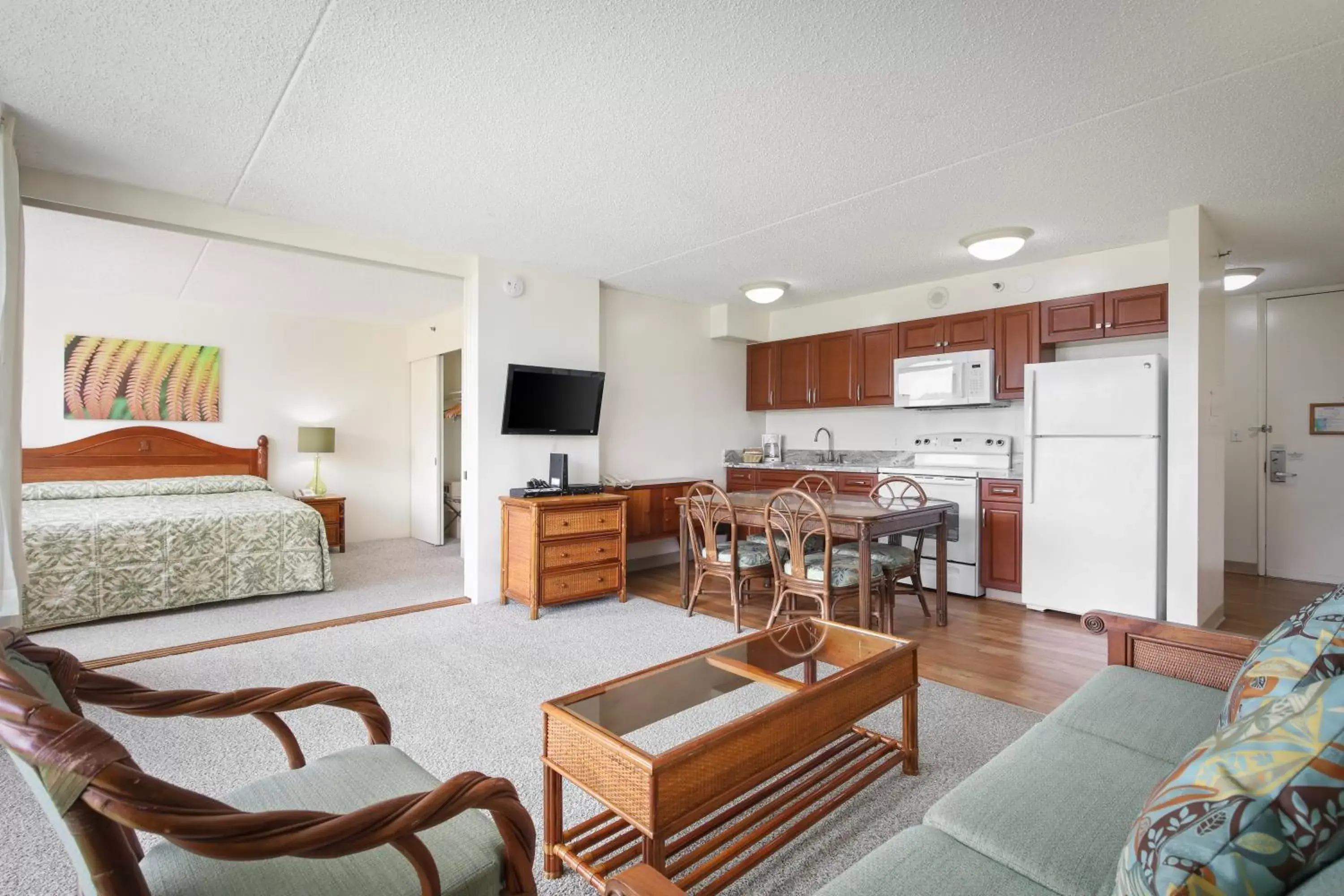 Living room, Seating Area in Aston at the Waikiki Banyan