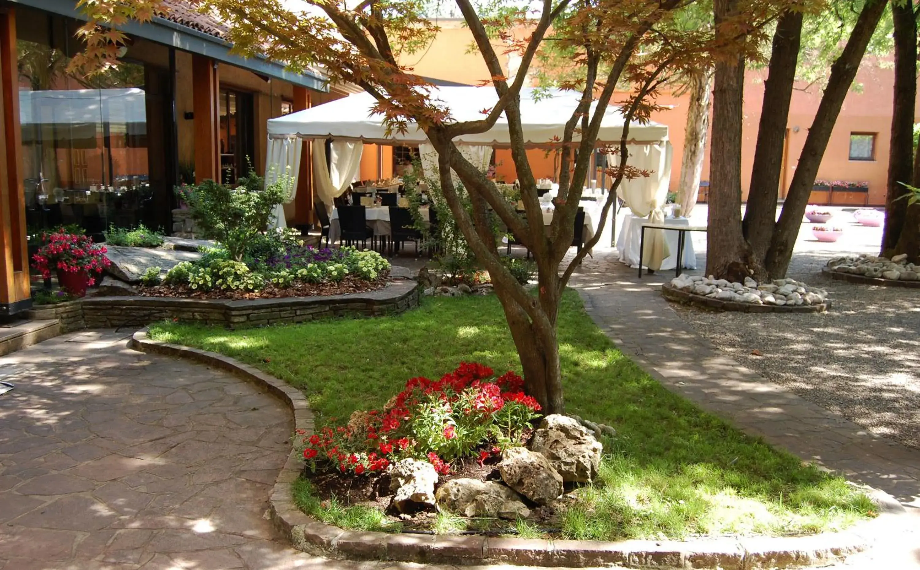 Facade/entrance, Garden in Albergo Ristorante Sant'Eustorgio