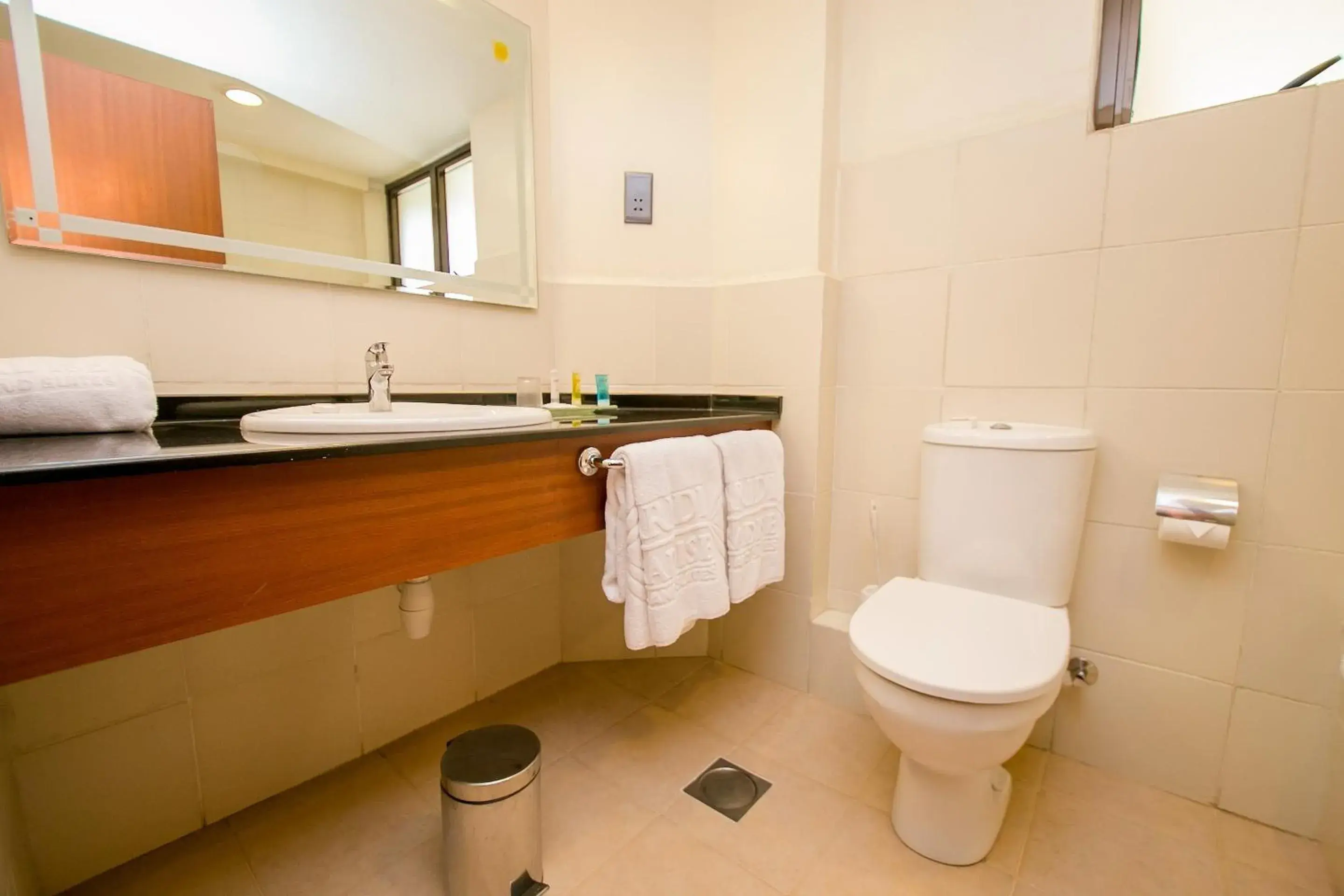 Bathroom in Waridi Paradise Hotel and Suites