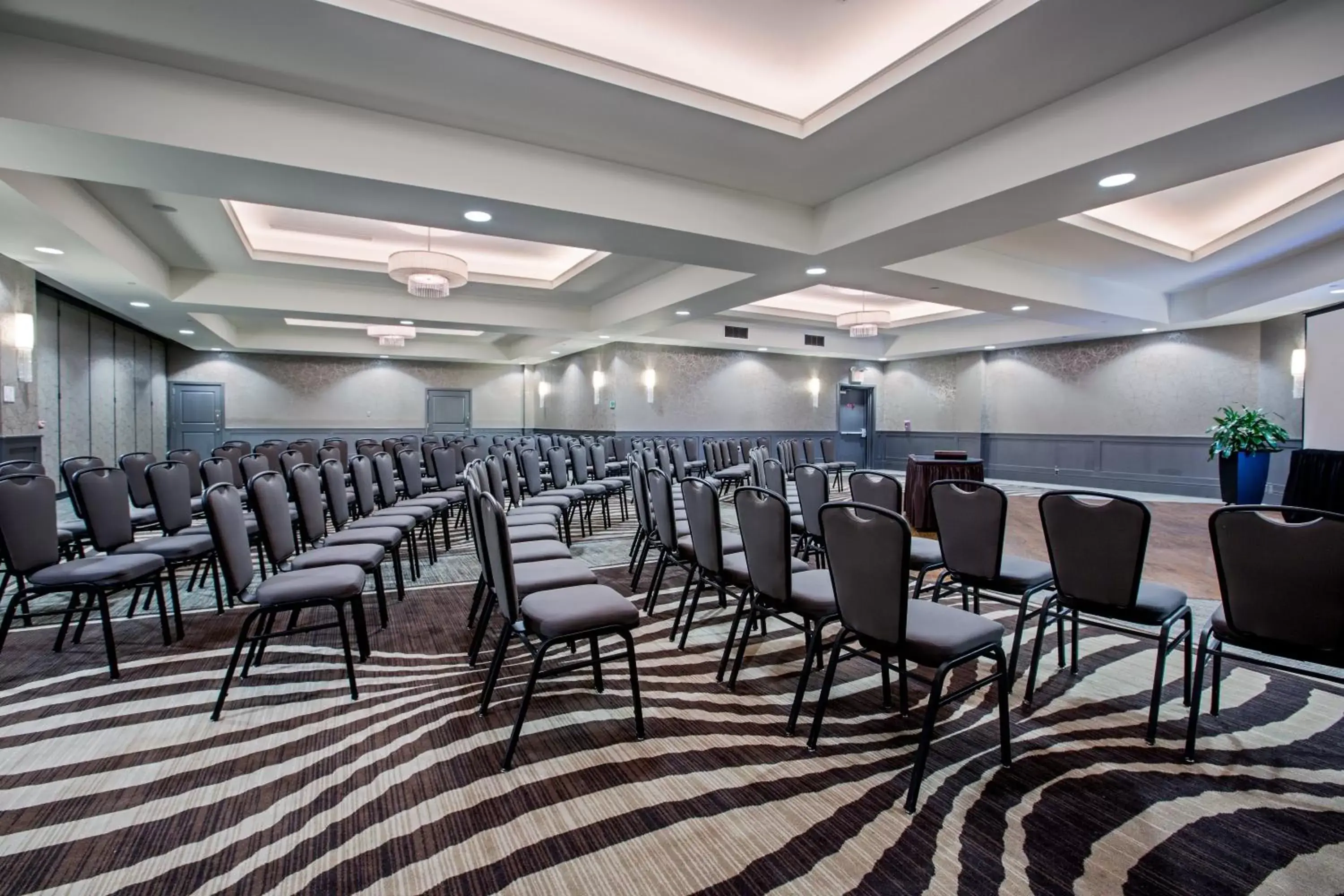 Meeting/conference room, Banquet Facilities in Crowne Plaza Suffern-Mahwah, an IHG Hotel