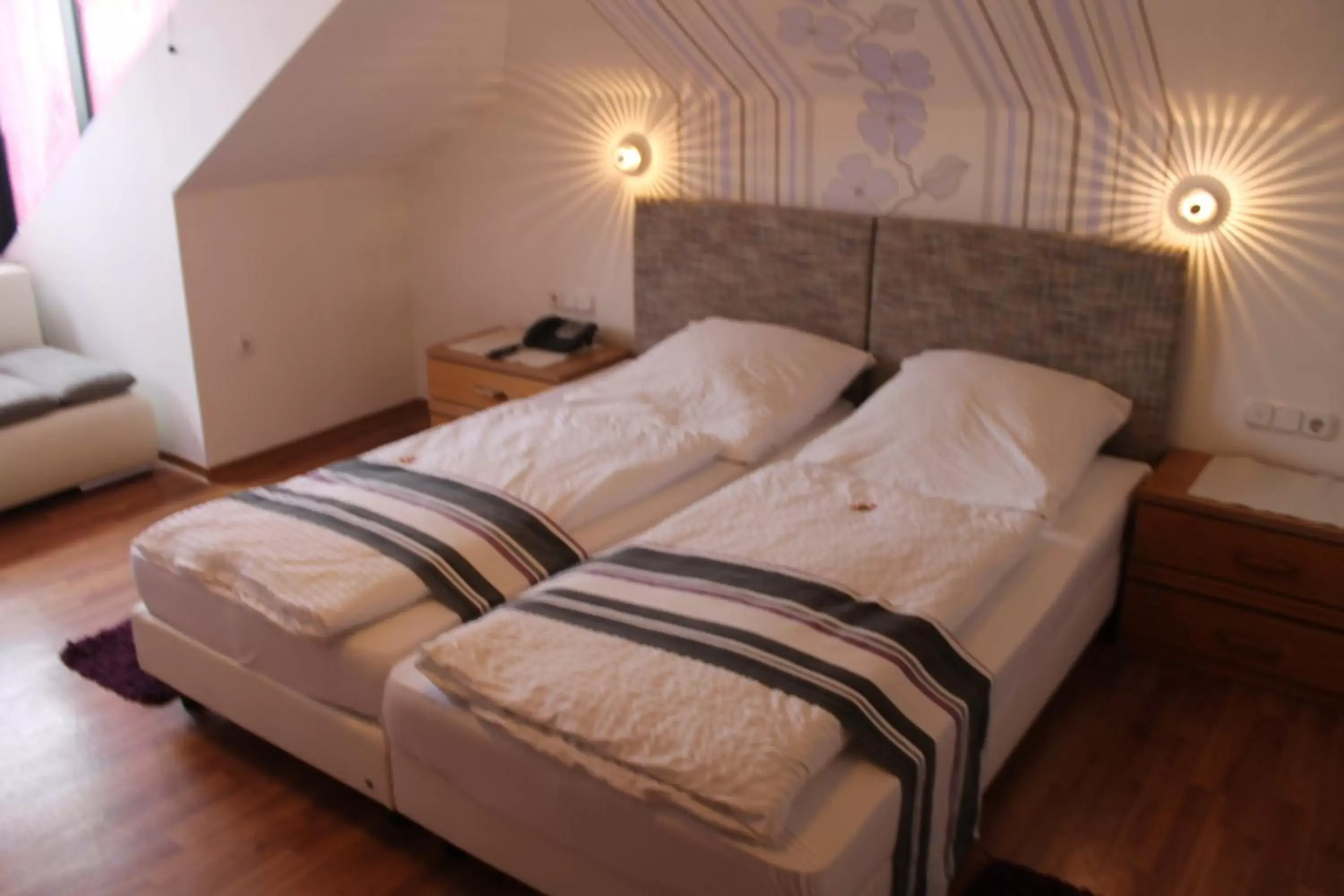 Bedroom, Bed in Hotel Rothenburger Hof