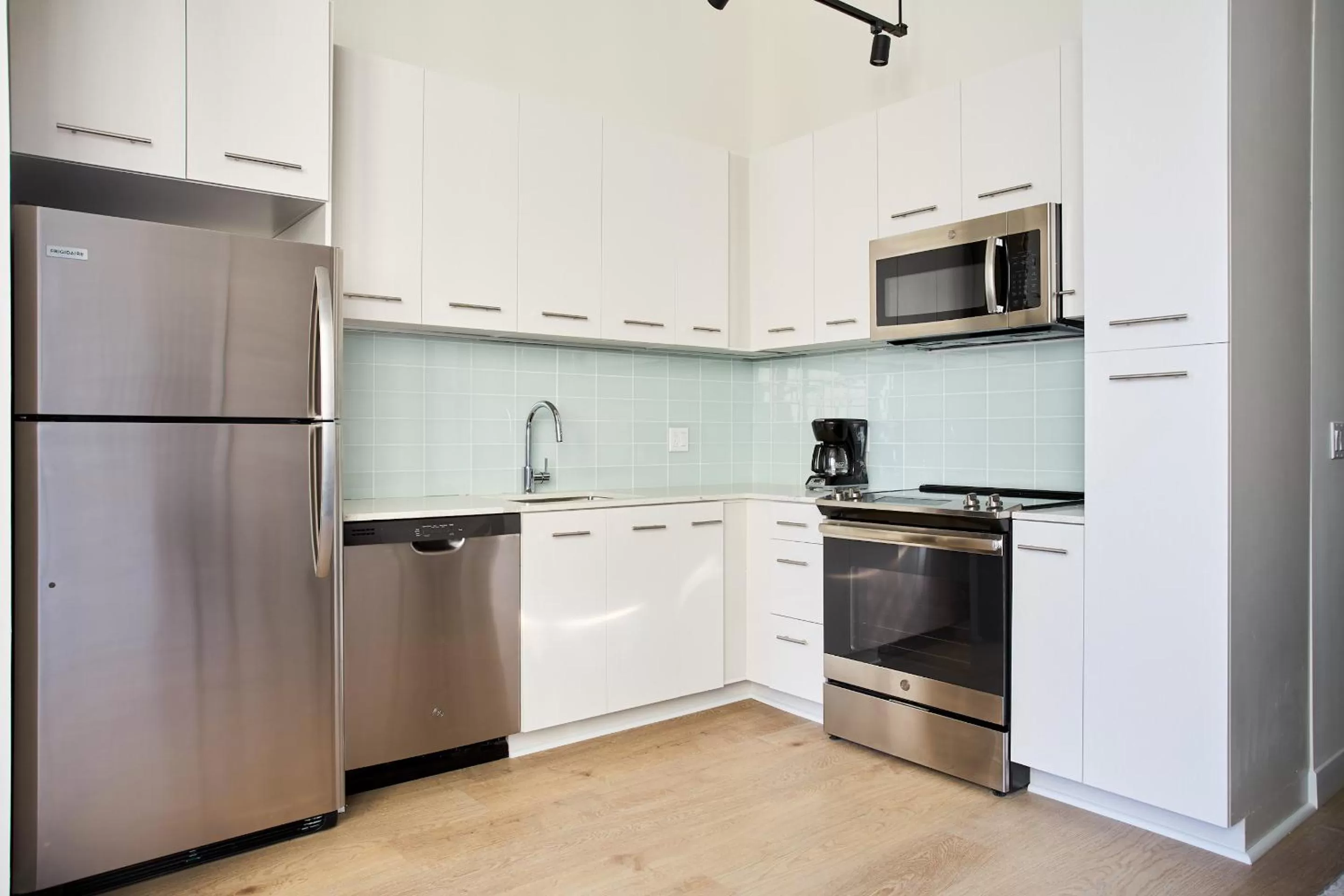 Kitchen/Kitchenette in Sonder at Sixteen Hundred