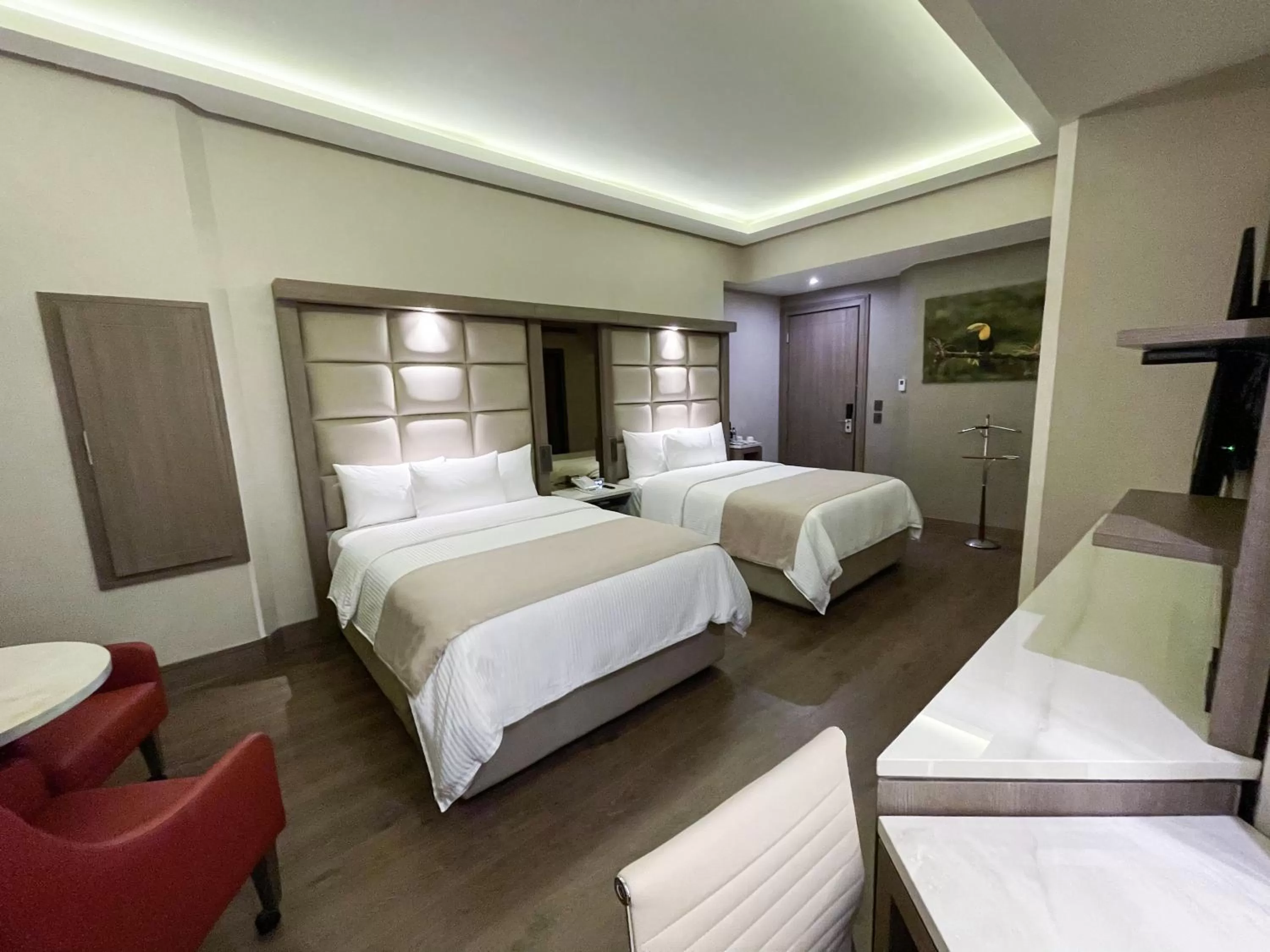 Photo of the whole room, Bed in Safi Royal Luxury Metropolitan