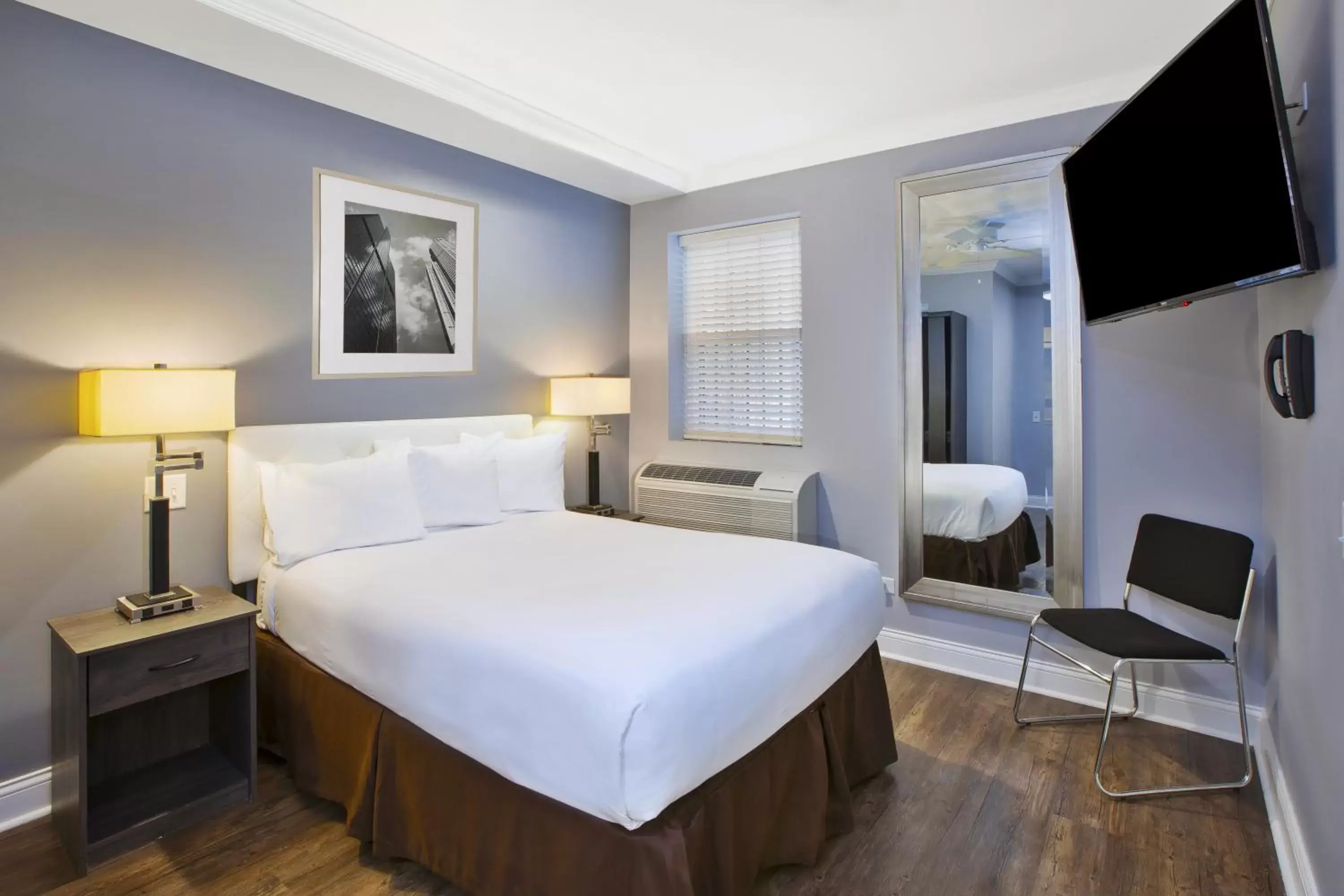 Bedroom, Bed in Hotel Chicago West Loop