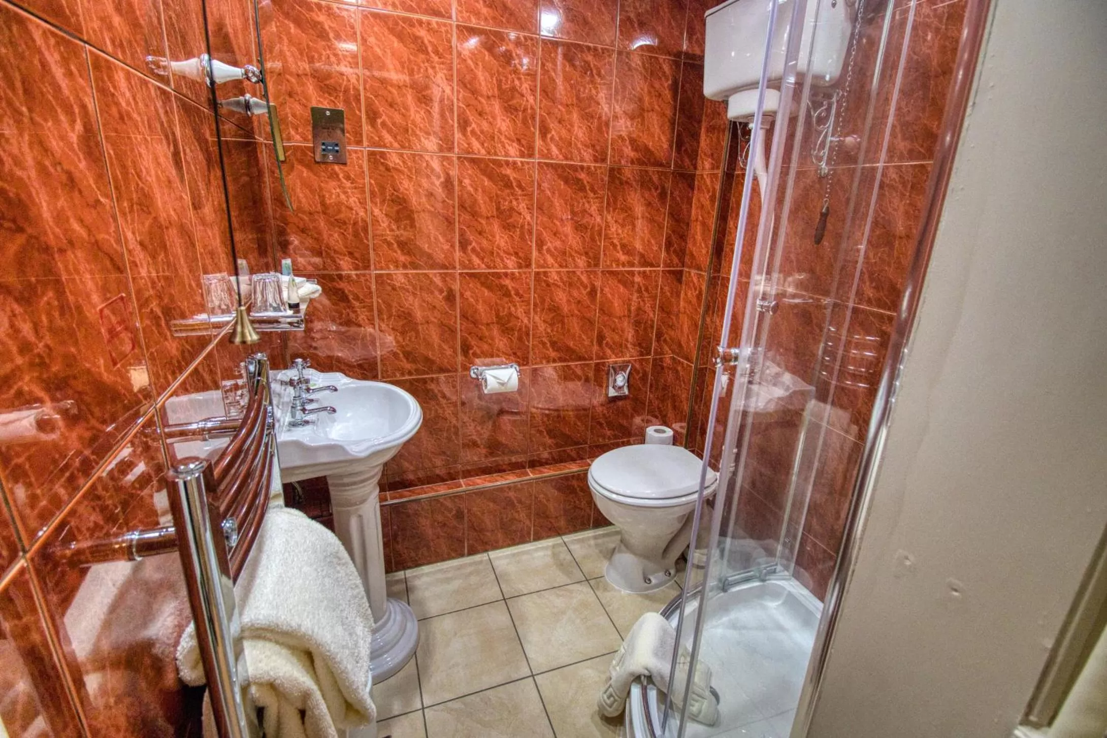 Shower in Lumley Castle Hotel