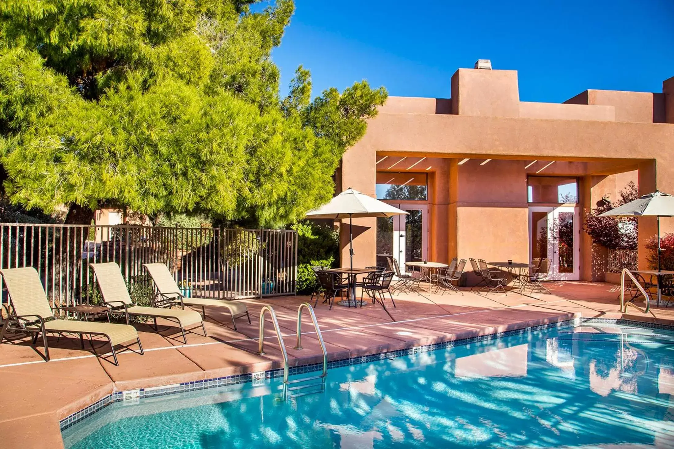 Swimming Pool in Alma De Sedona Inn B&B