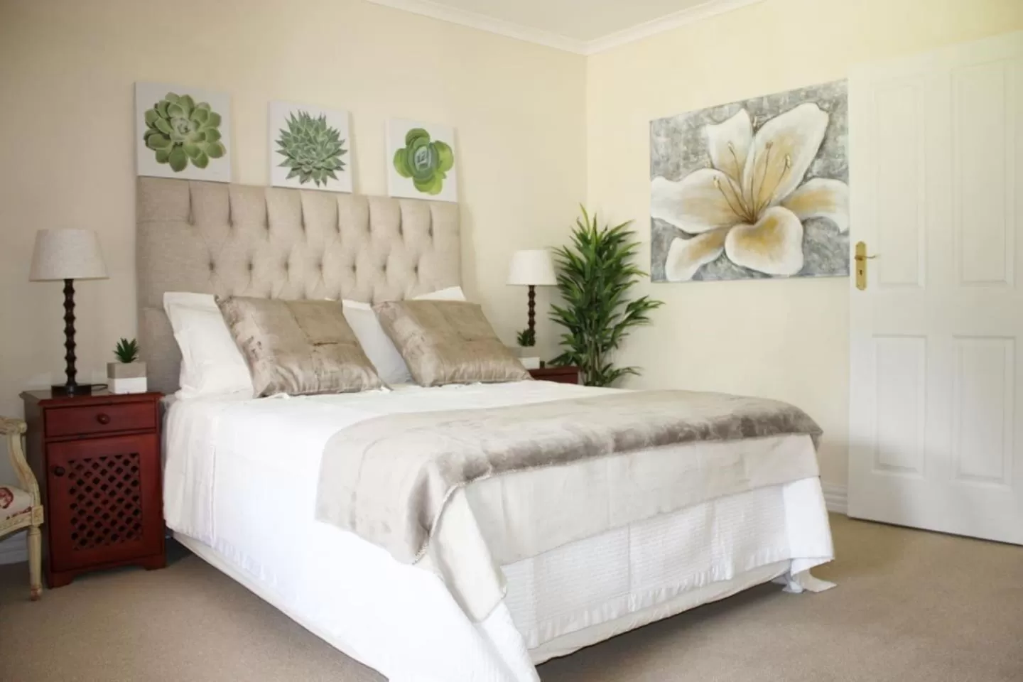 Bed in Camelot in Constantia