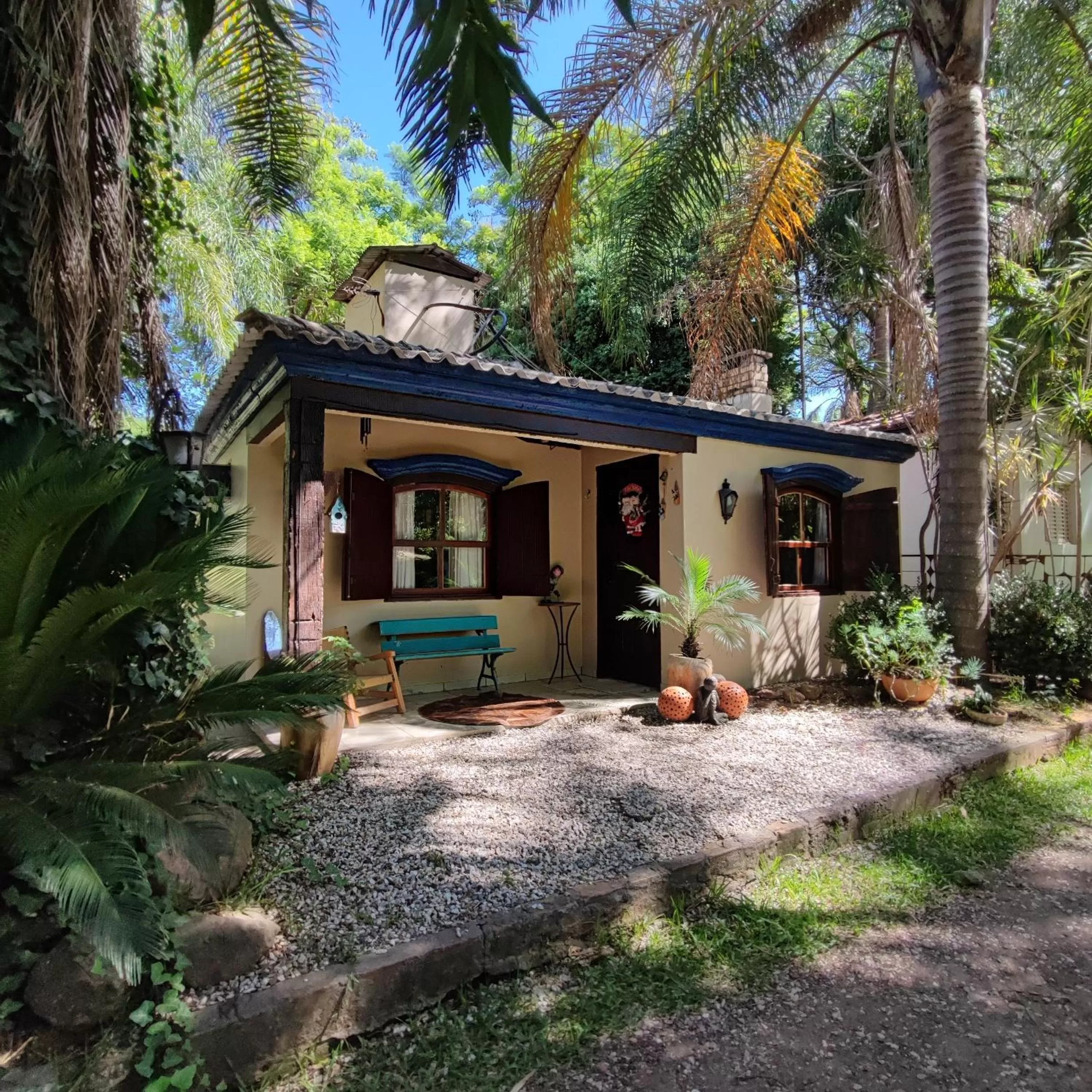 Property Building in Hotel Chácara das Flores