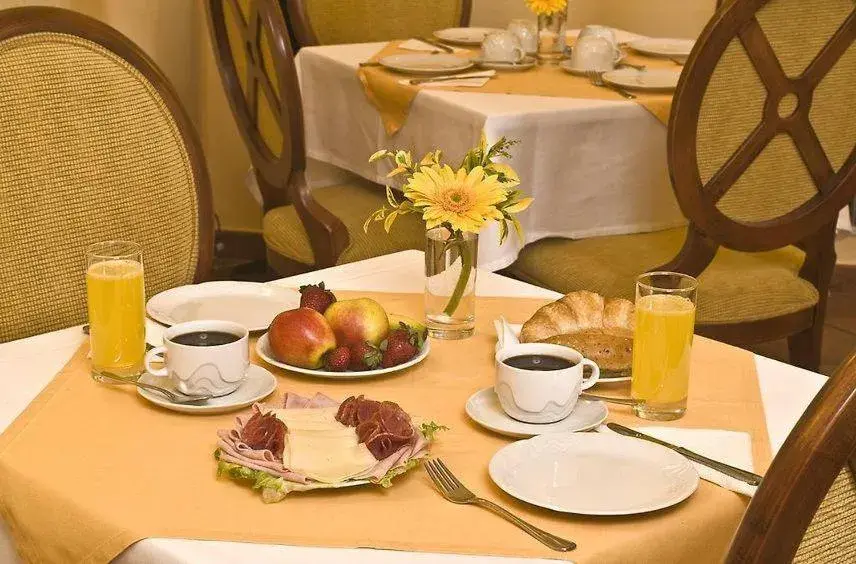 Breakfast, Restaurant/Places to Eat in Hotel Raffaello