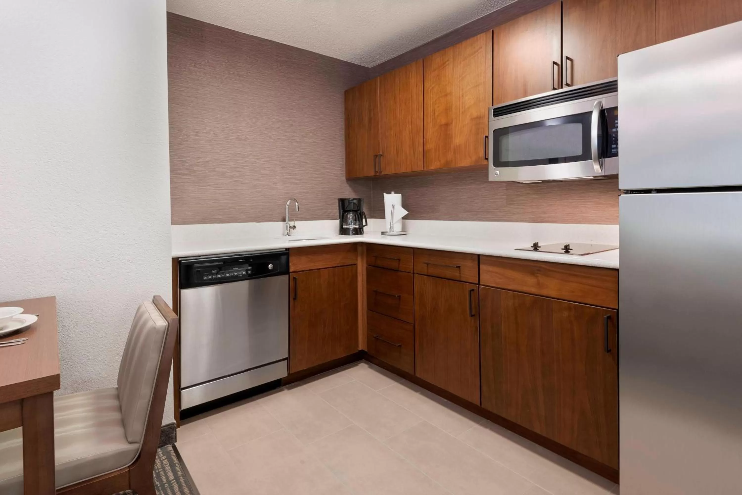 Kitchen or kitchenette in Residence Inn by Marriott Tampa at USF/Medical Center