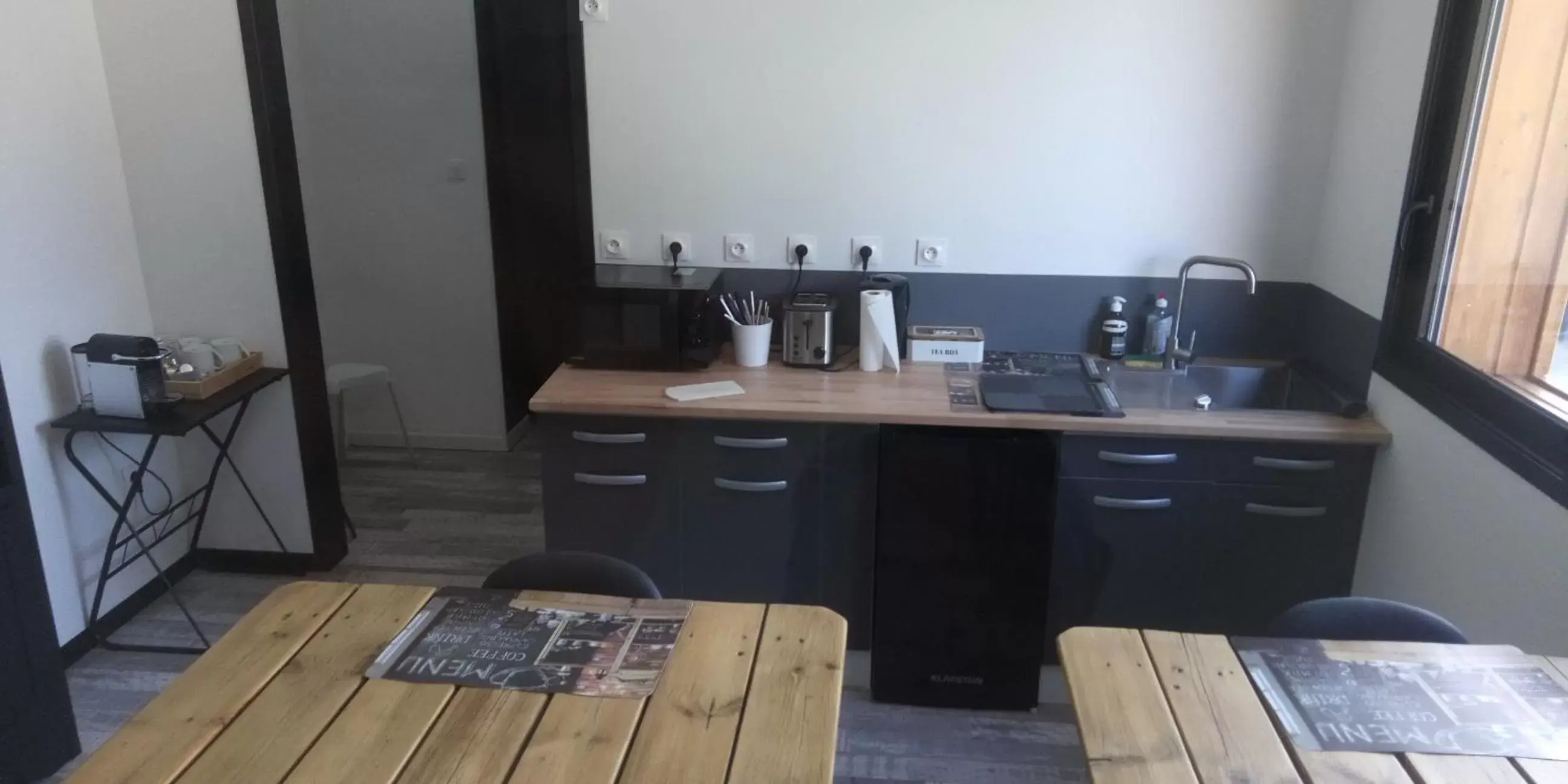 Kitchen/Kitchenette in La chambre du Clos Barriant