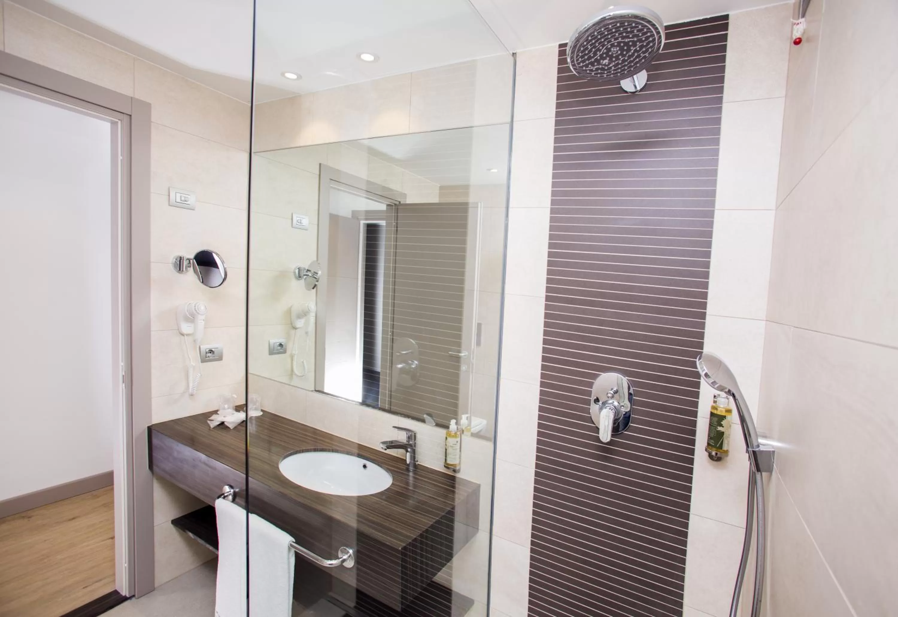 Toilet in Diamante MHotel