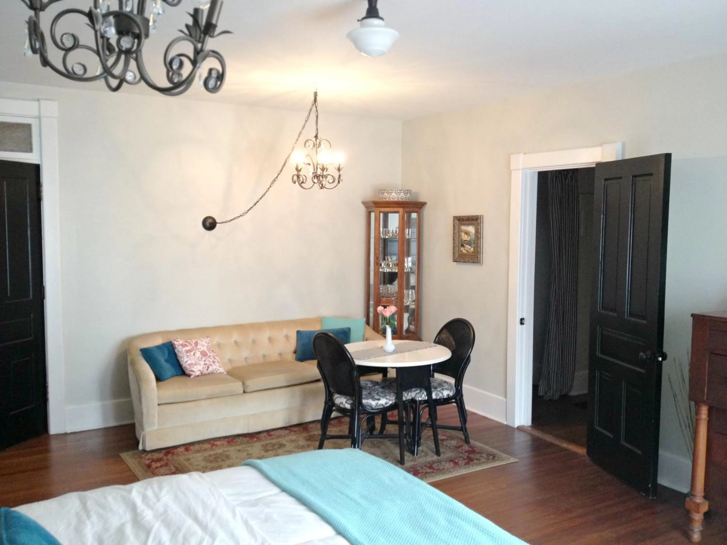 Bed in The Inn at Ragged Edge