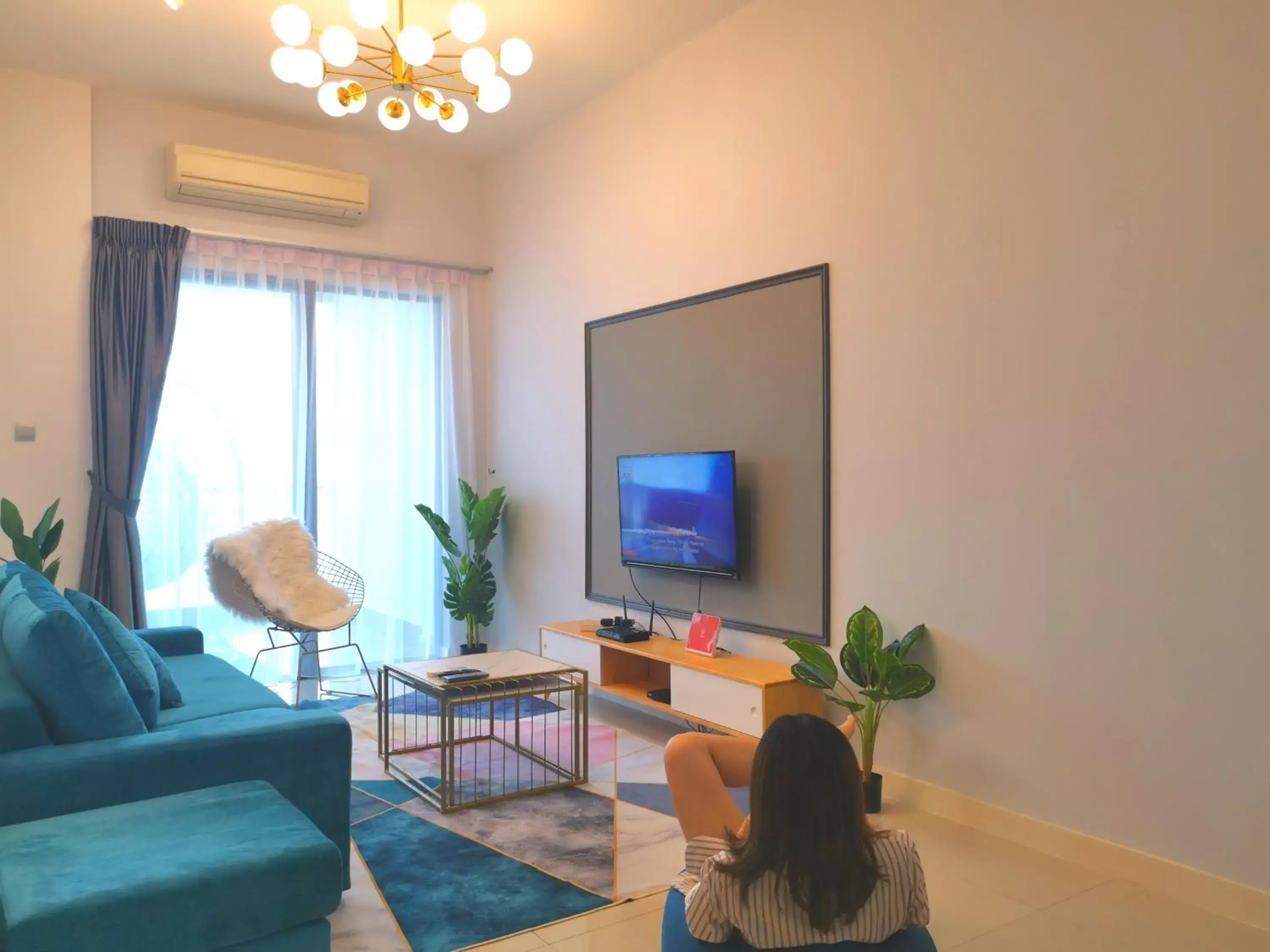 TV and multimedia, TV/Entertainment Center in Sunset Seaview Vacation Condos @ IMAGO Shopping Mall