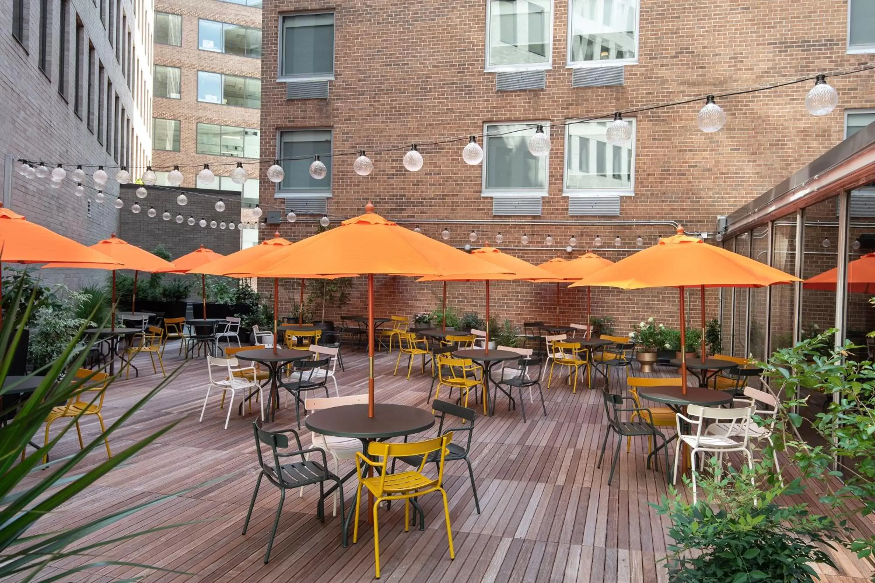 Patio, Restaurant/Places to Eat in Vignette Collection Yours Truly DC, an IHG Hotel